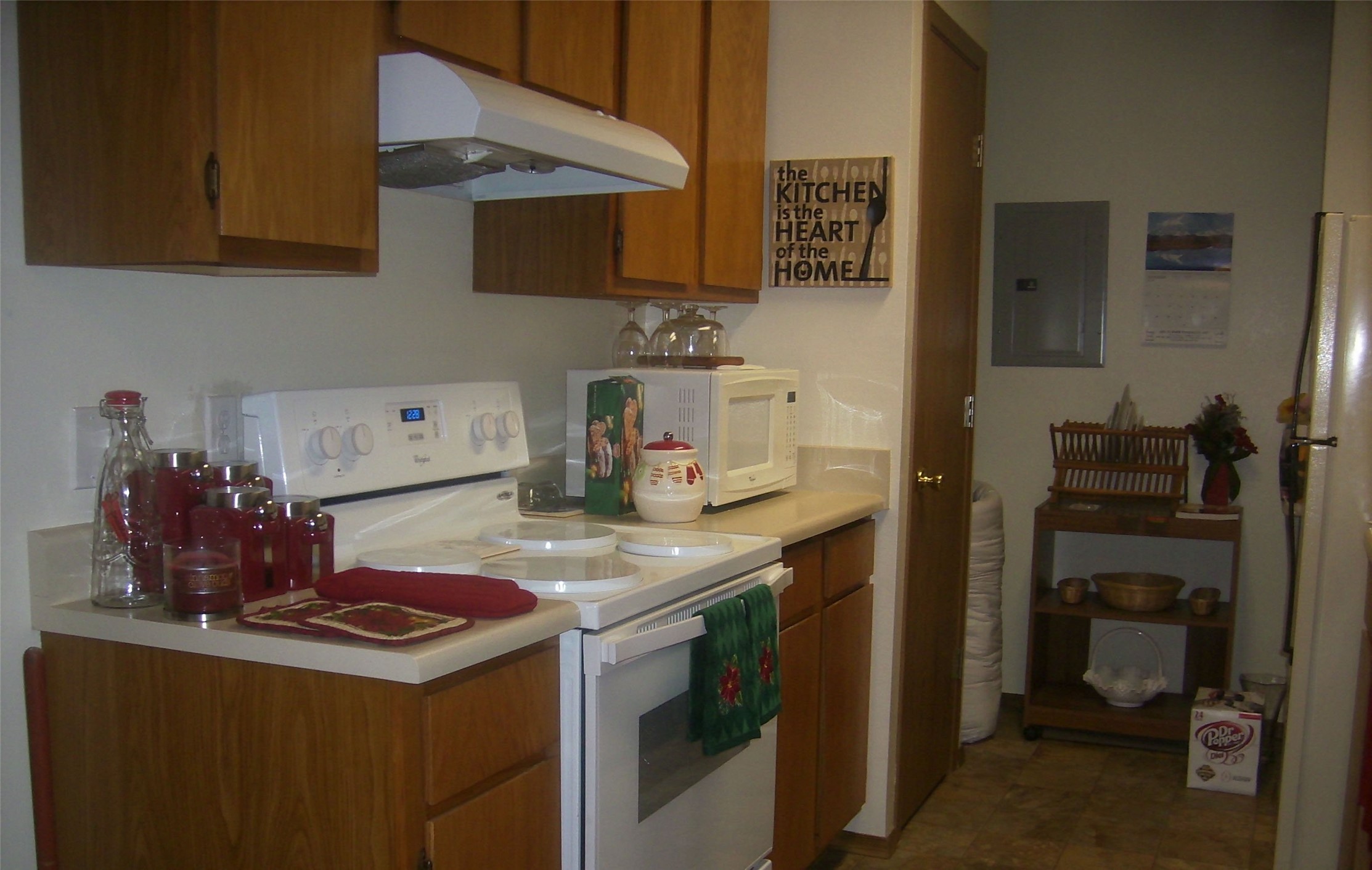 101 Seniors Ave Property Photo 6