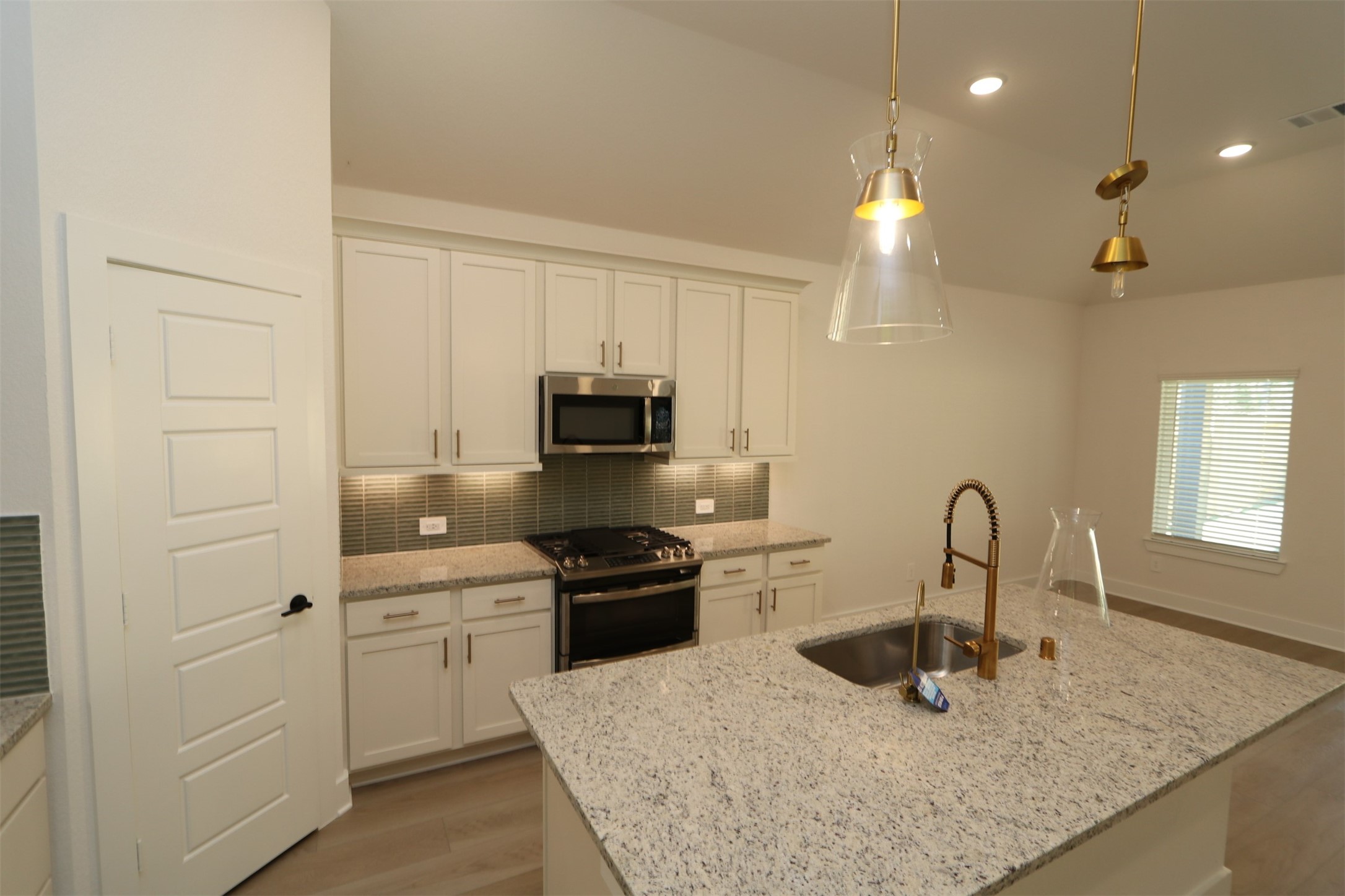 20630 Draper Road Property Photo 2