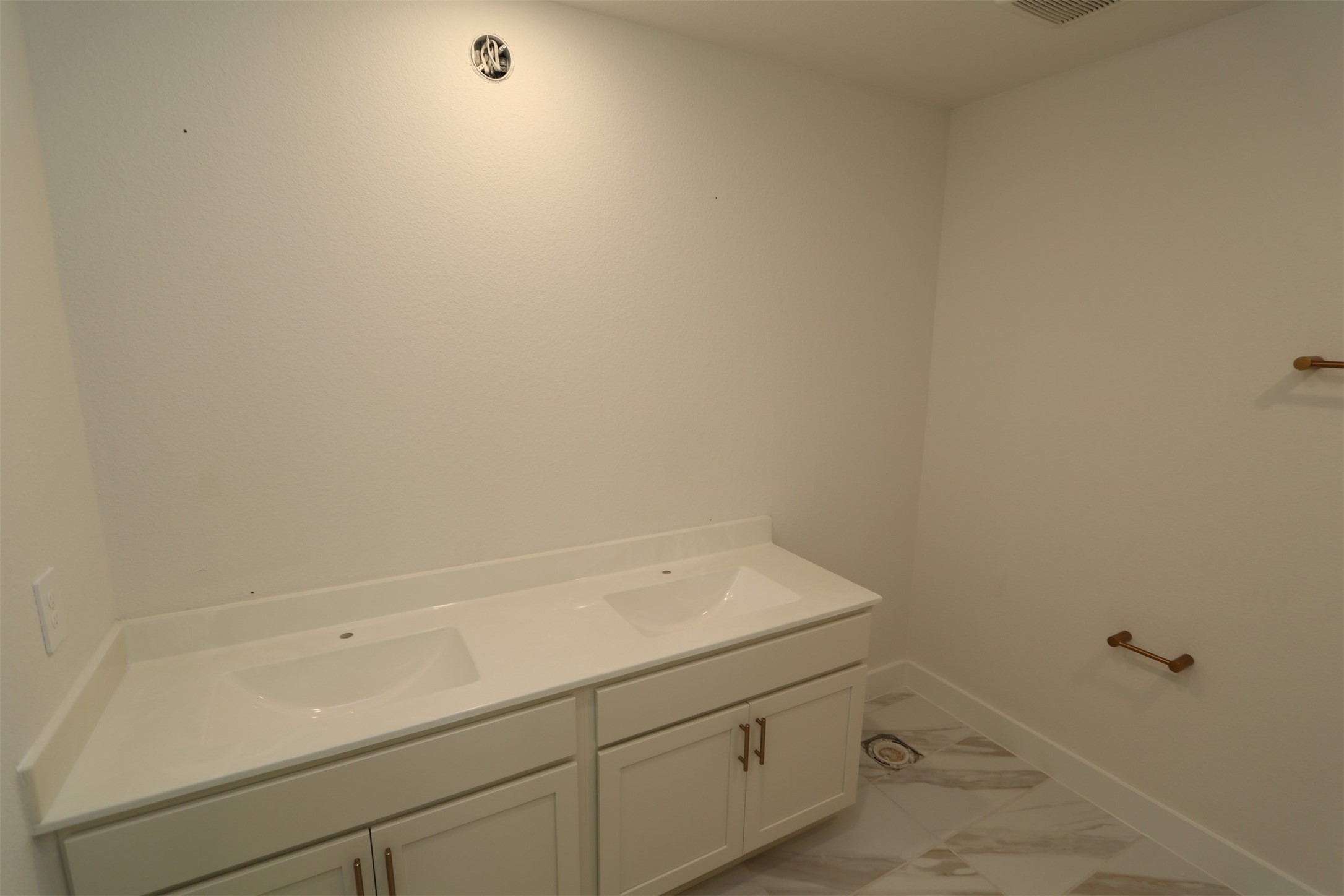 20630 Draper Road Property Photo 16