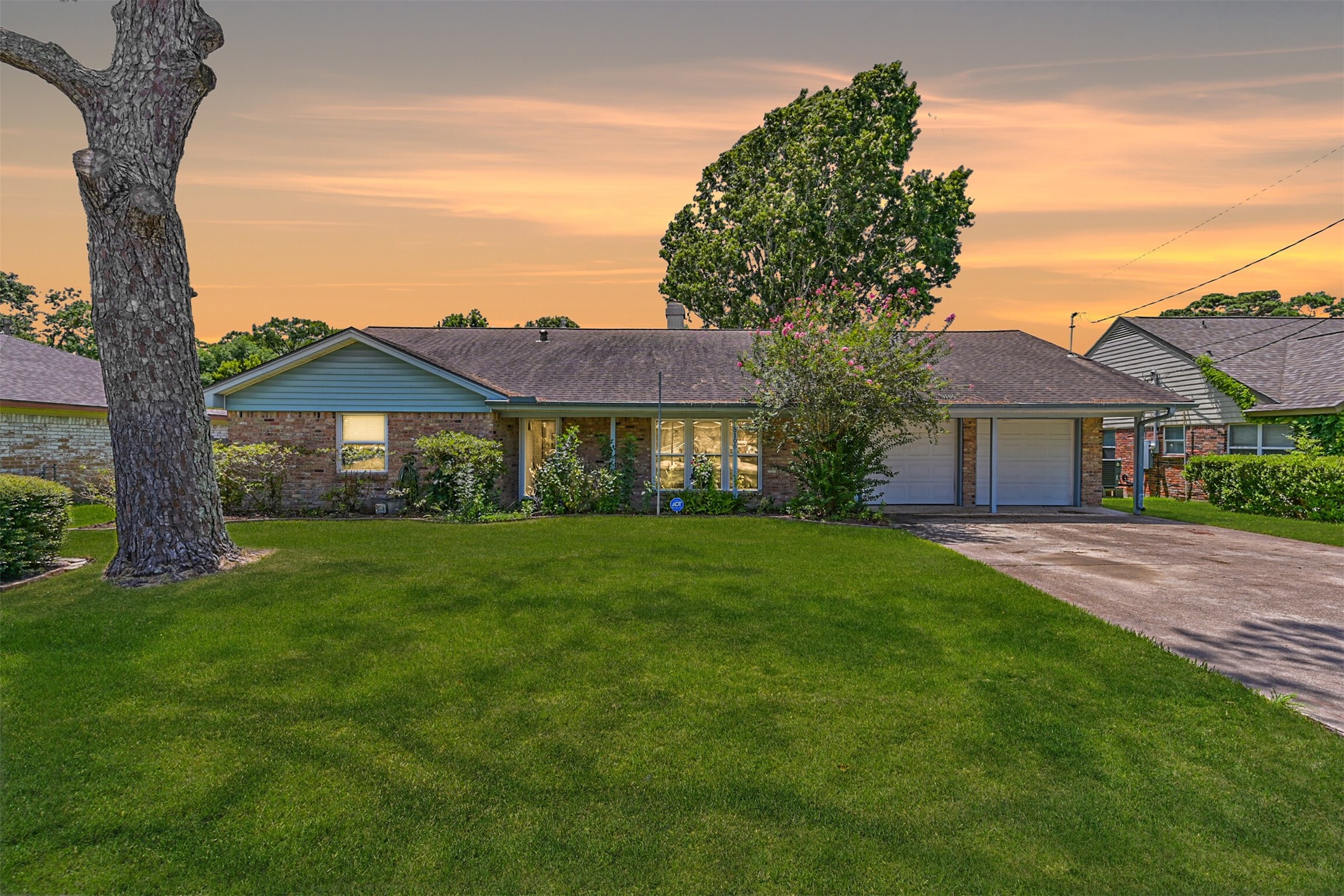 5106 Harbor Light Drive Property Photo 1