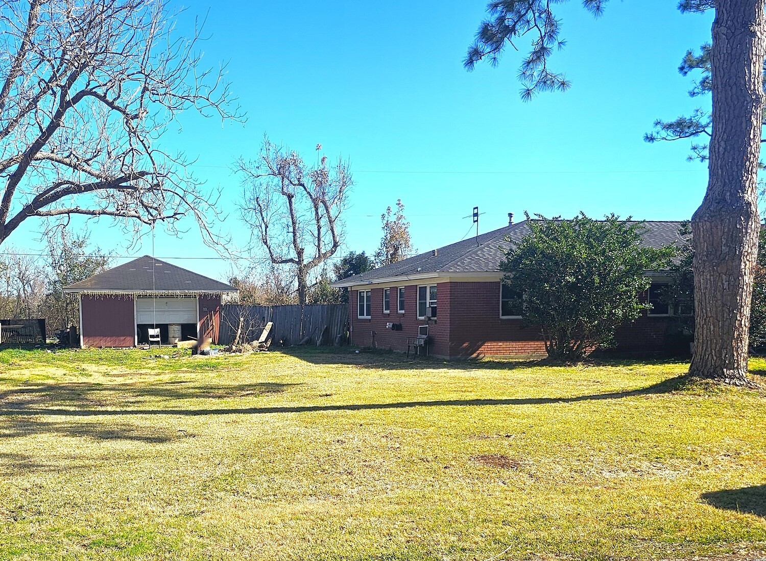 402 Sailfish Street Property Photo 2