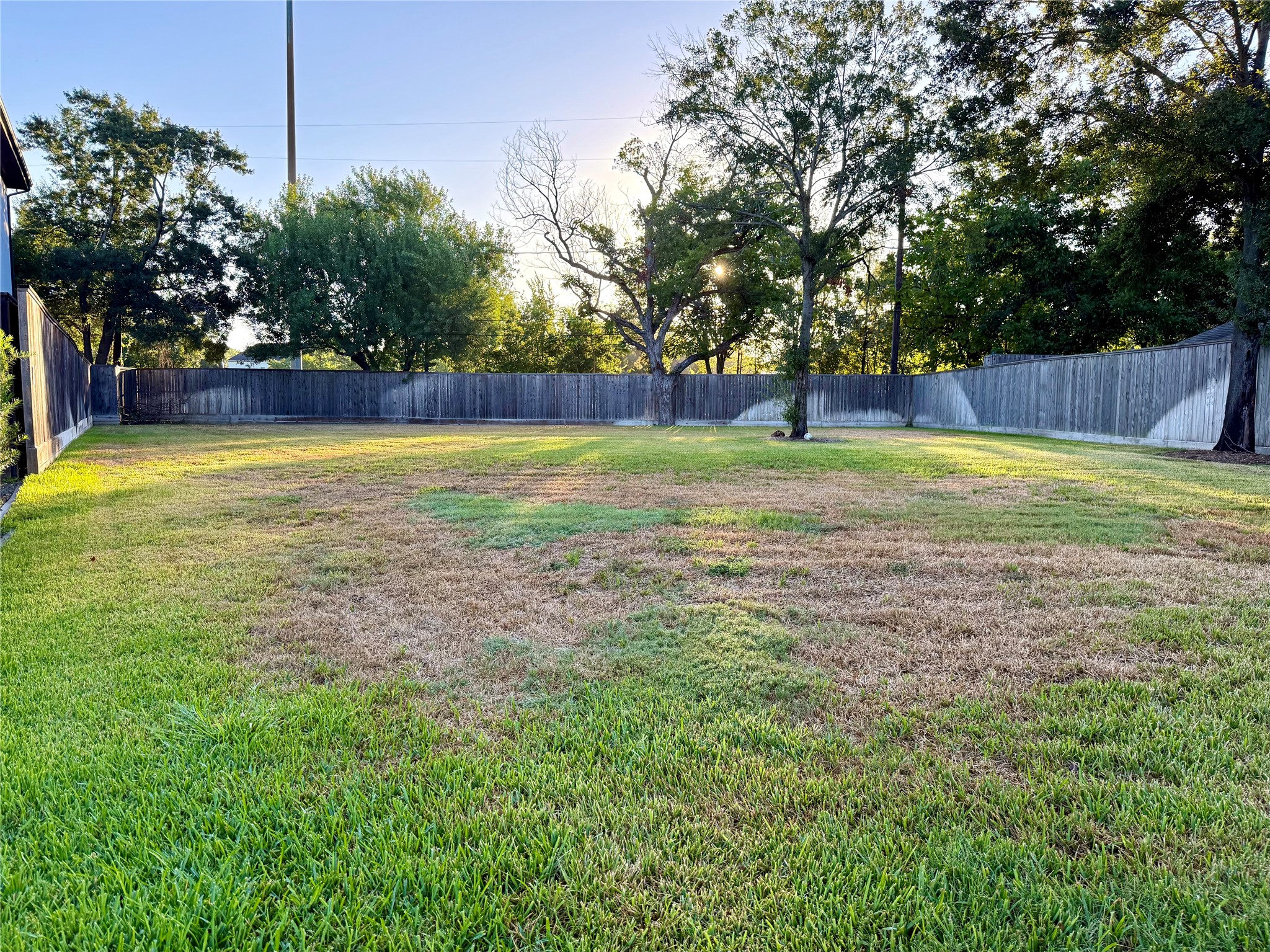 904 Lennette Property Photo 3