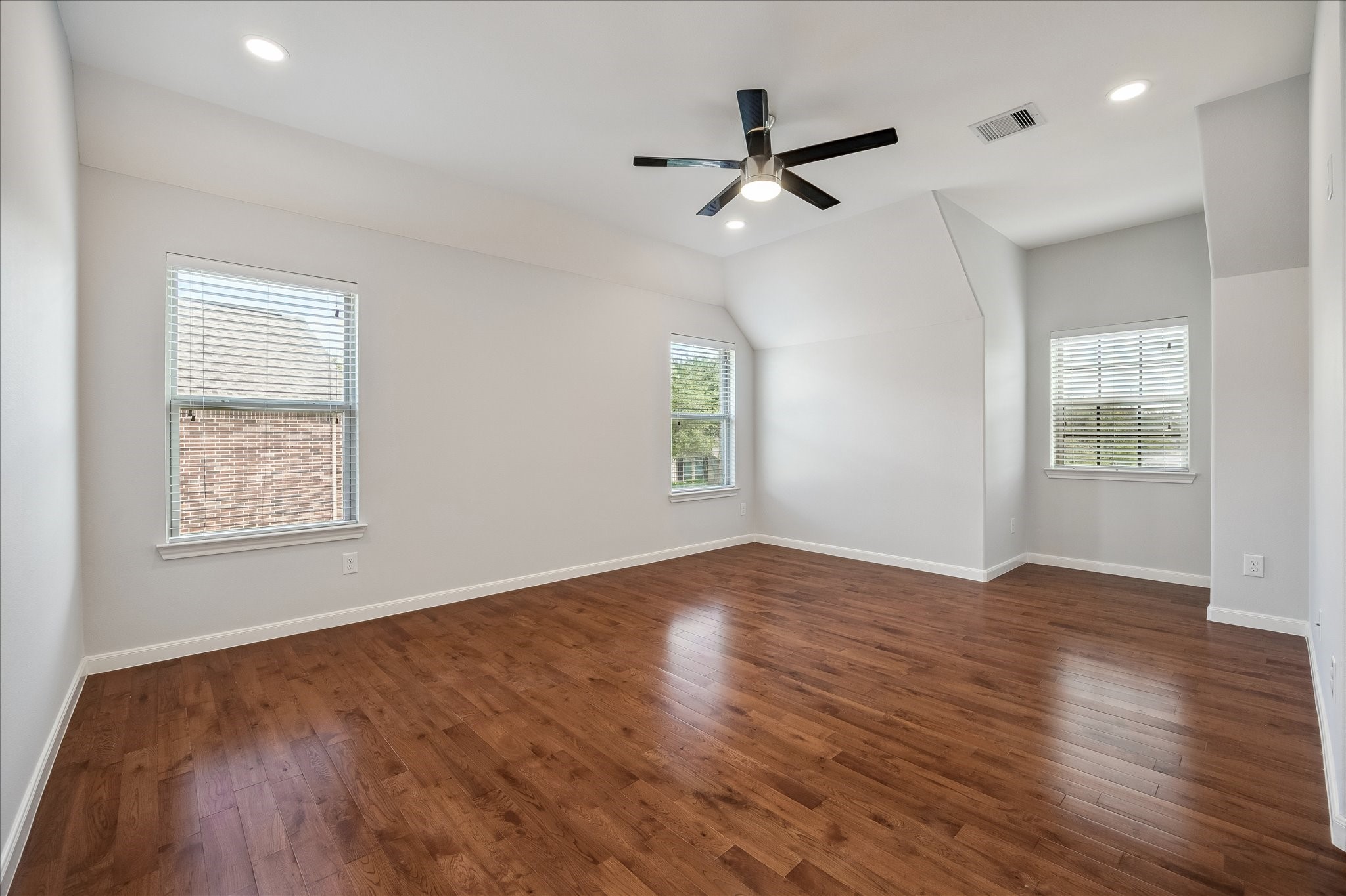 5802 White River Pass Lane Property Photo 24