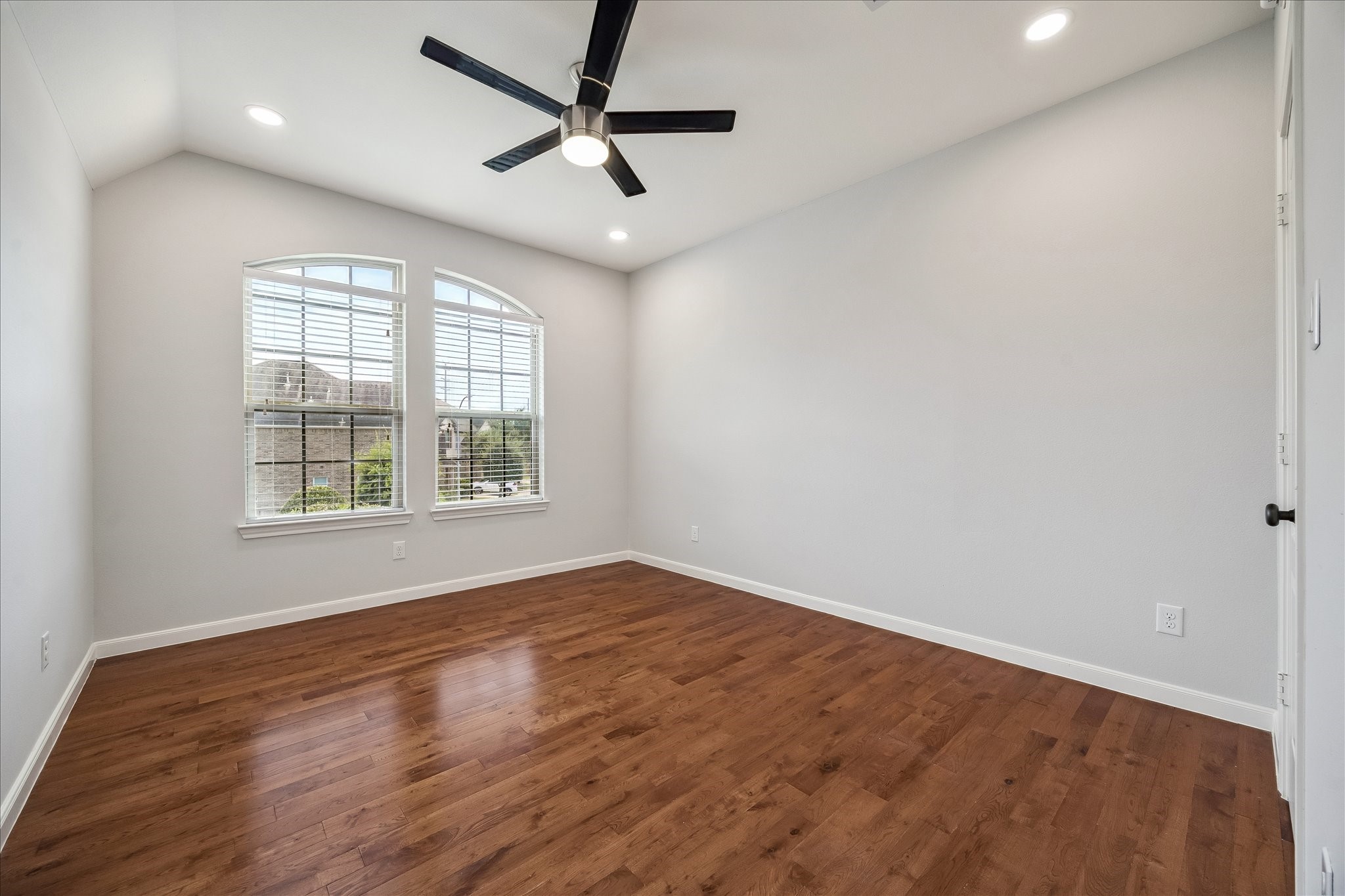 5802 White River Pass Lane Property Photo 25