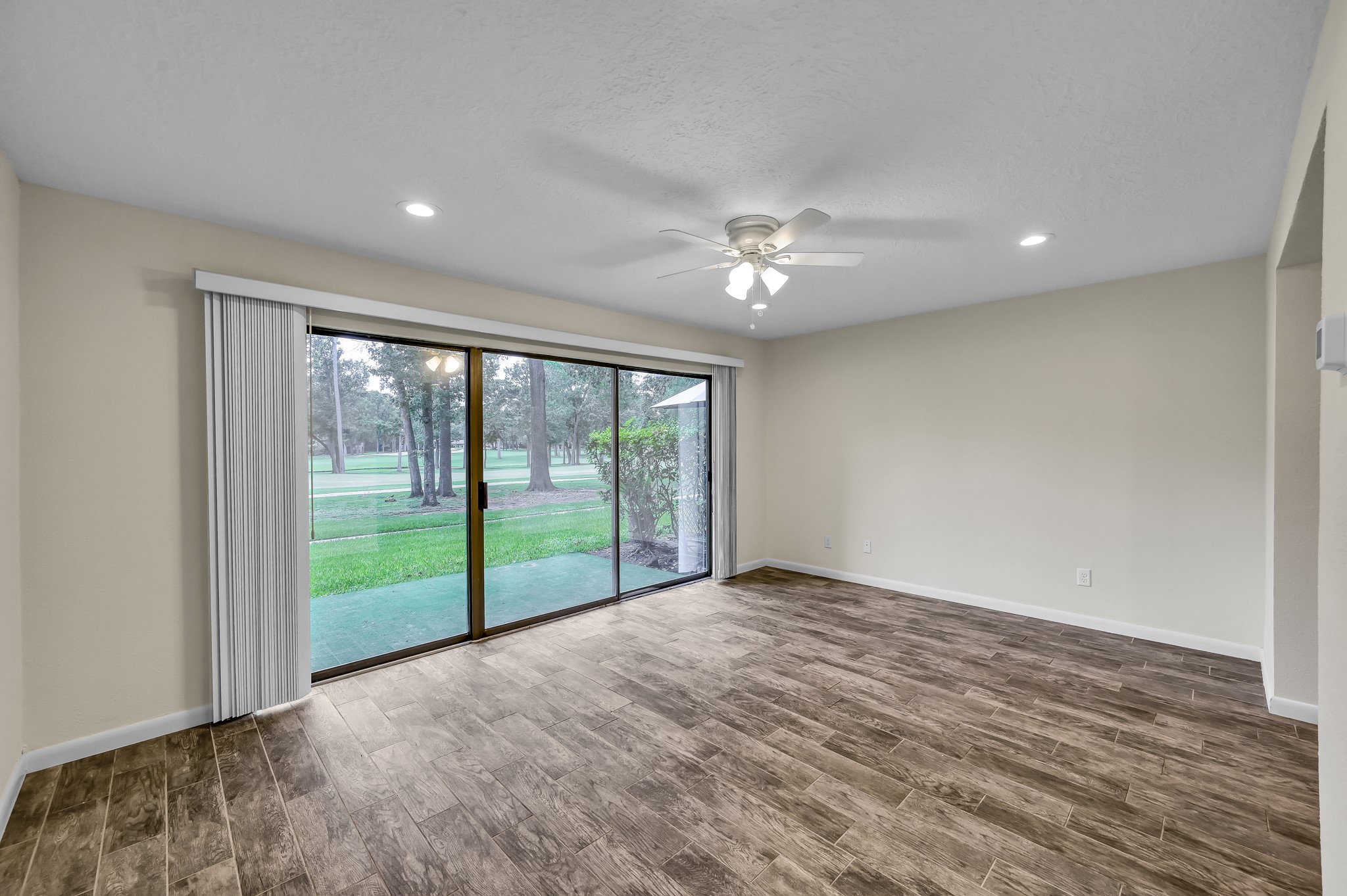 12900 Walden Road 605 Property Photo 4