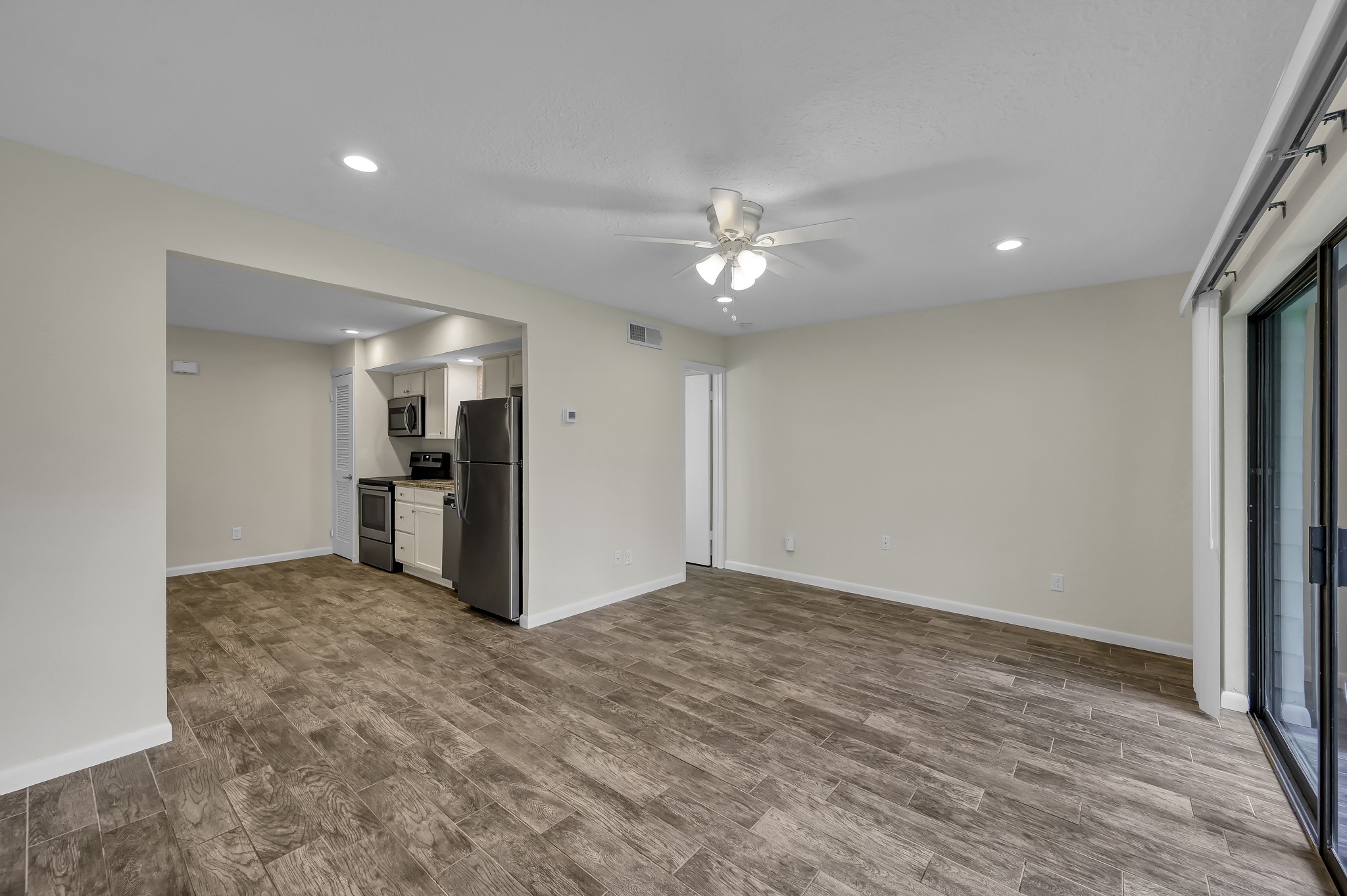 12900 Walden Road 605 Property Photo 10