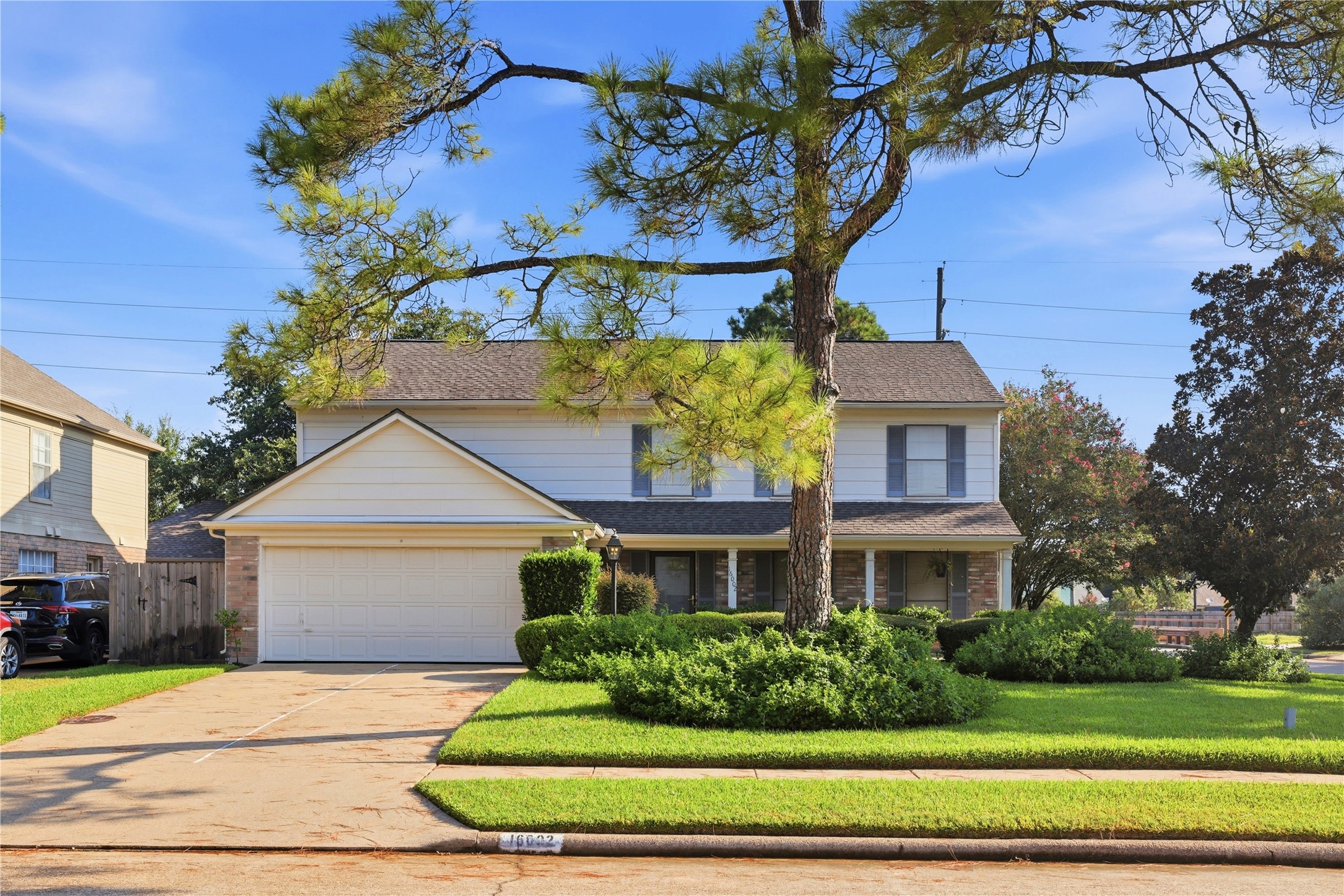 16002 Sweetwater Creek Drive Property Photo 2