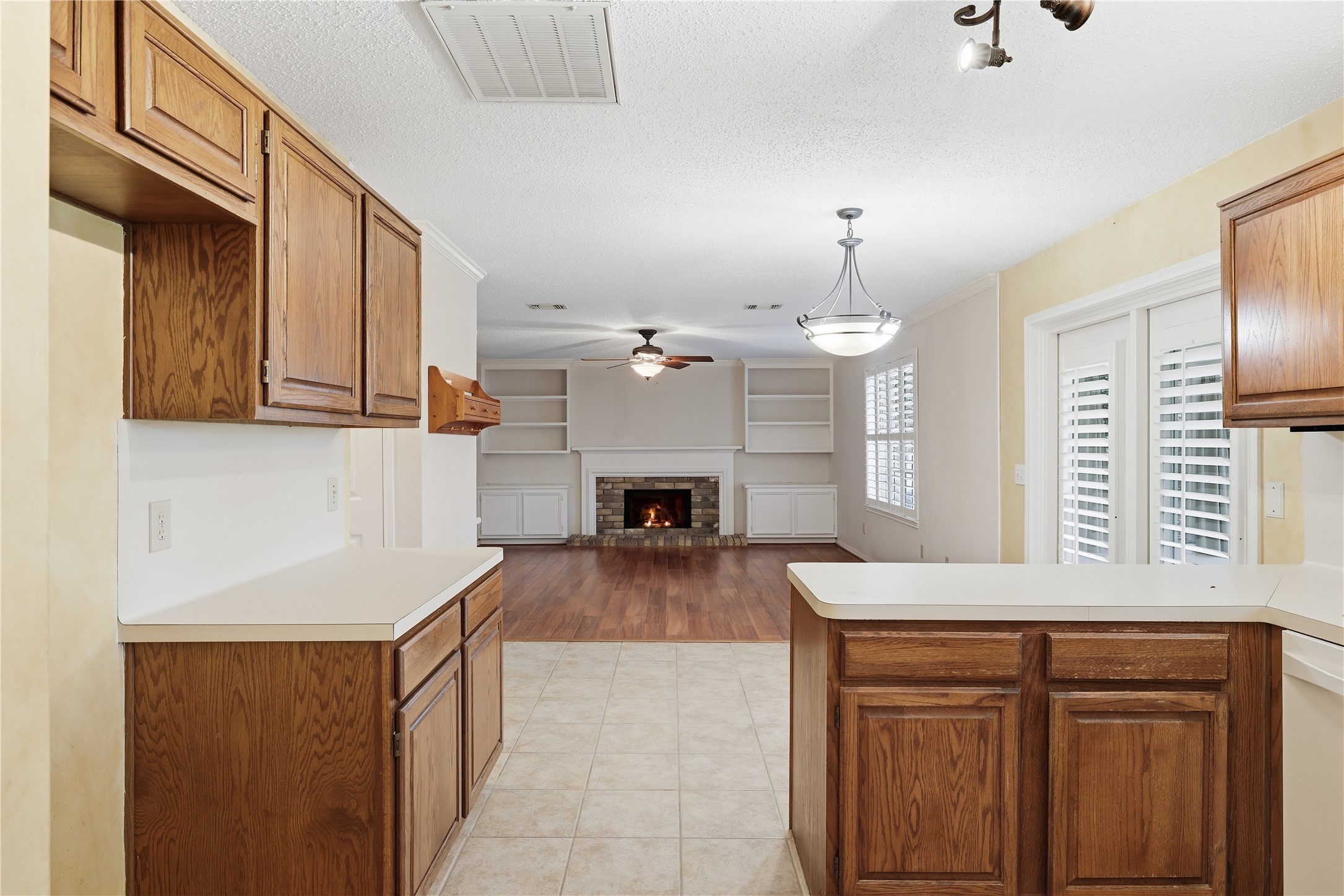 16002 Sweetwater Creek Drive Property Photo 10