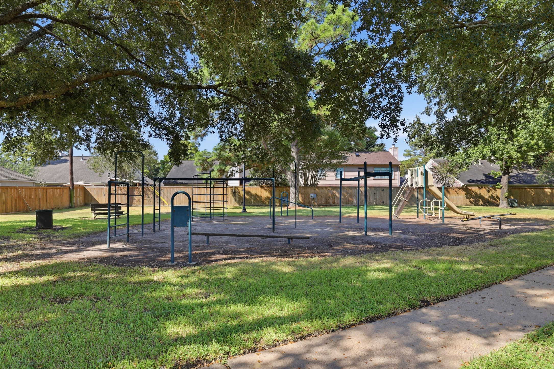 16002 Sweetwater Creek Drive Property Photo 24