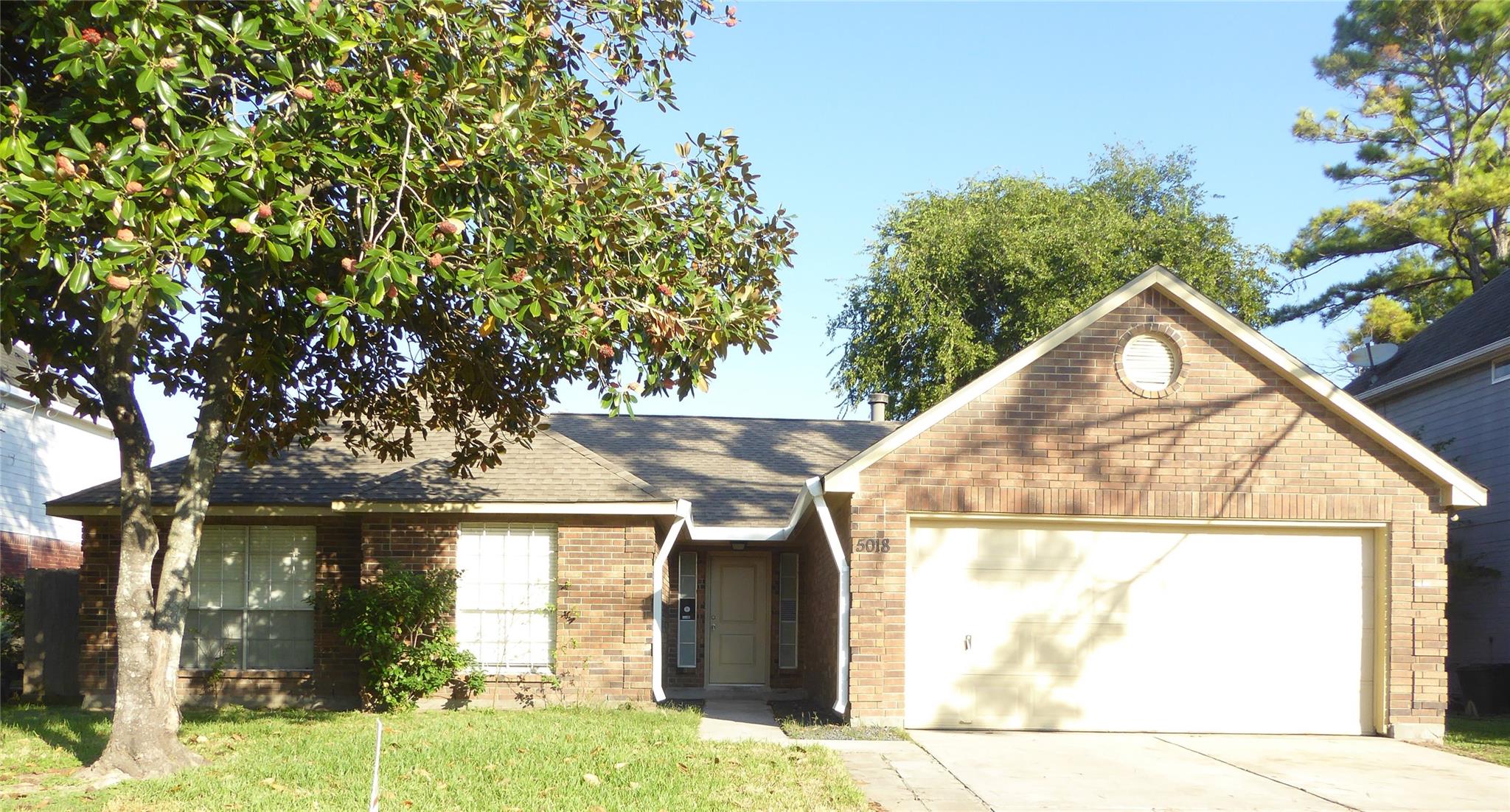5018 Kleinbrook Drive, Houston TX 77066 Property Photo 1