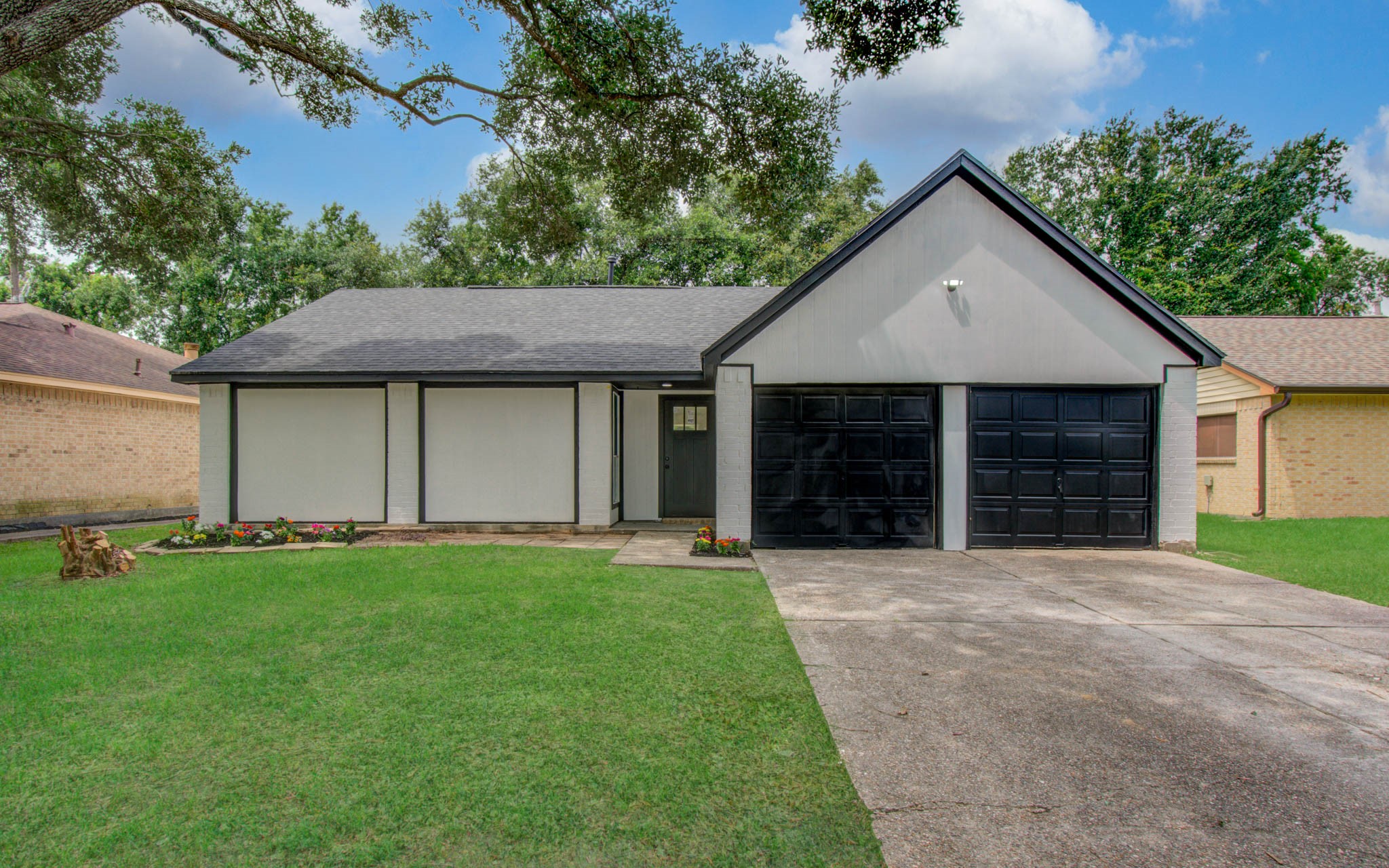 24127 Spring Towne Drive Property Photo 1