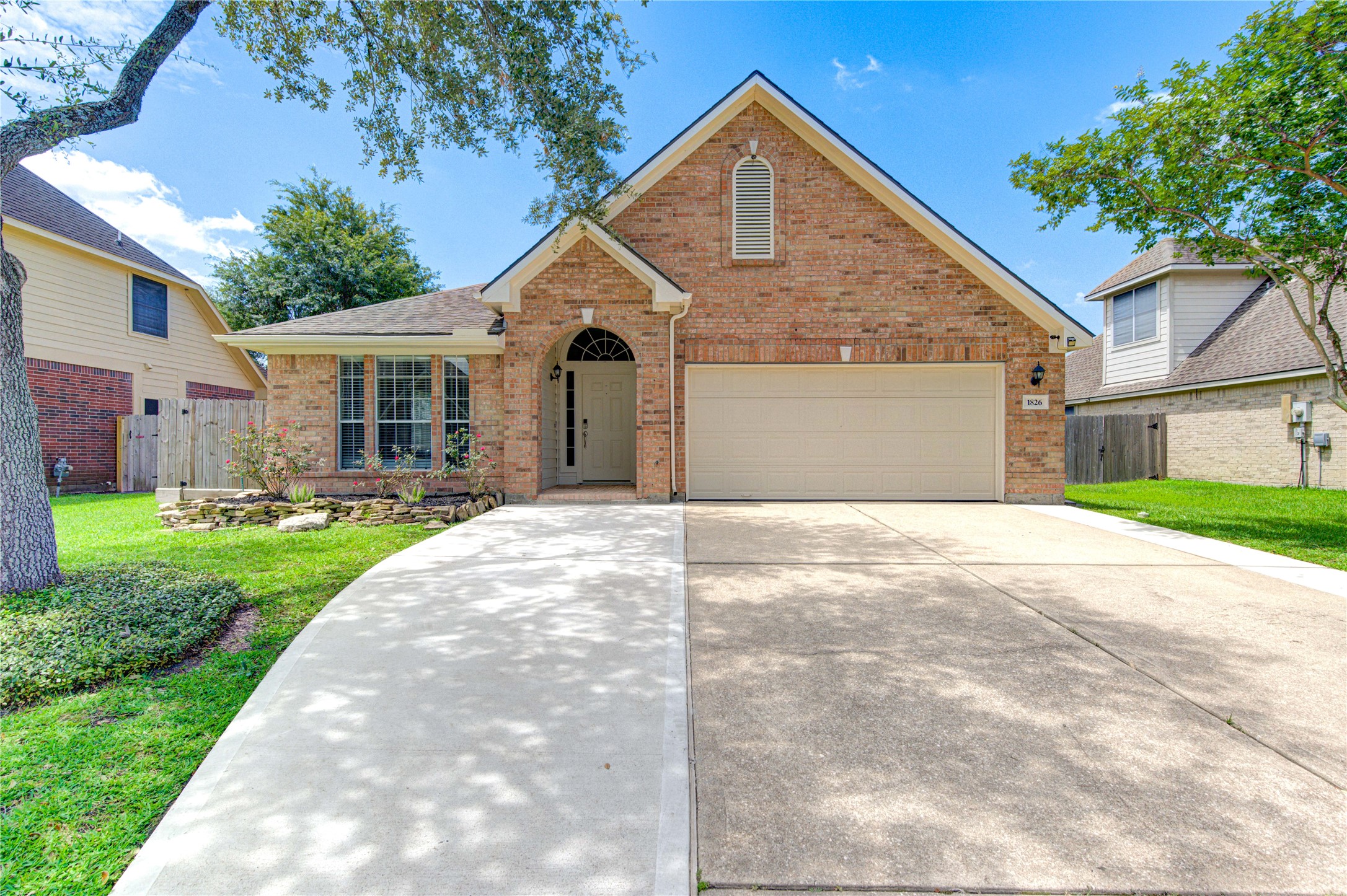 1826 Oak Lodge Drive Property Photo 1