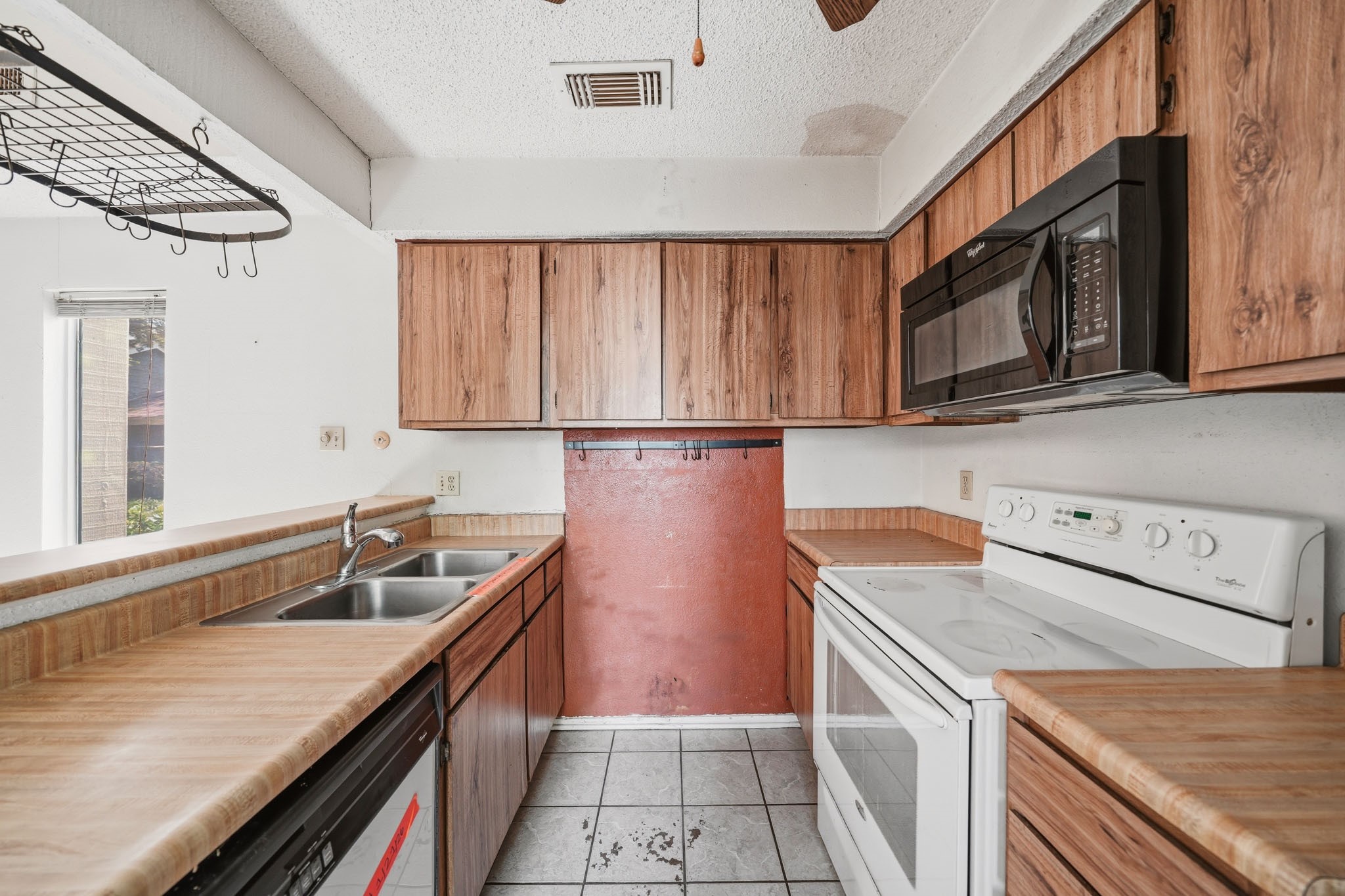 12918 Wirevine Lane Property Photo 5