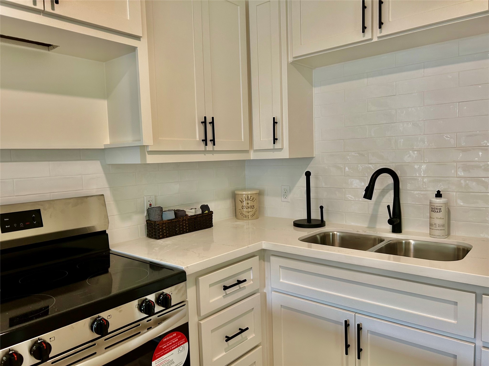 319 Wisteria Street Property Photo 7