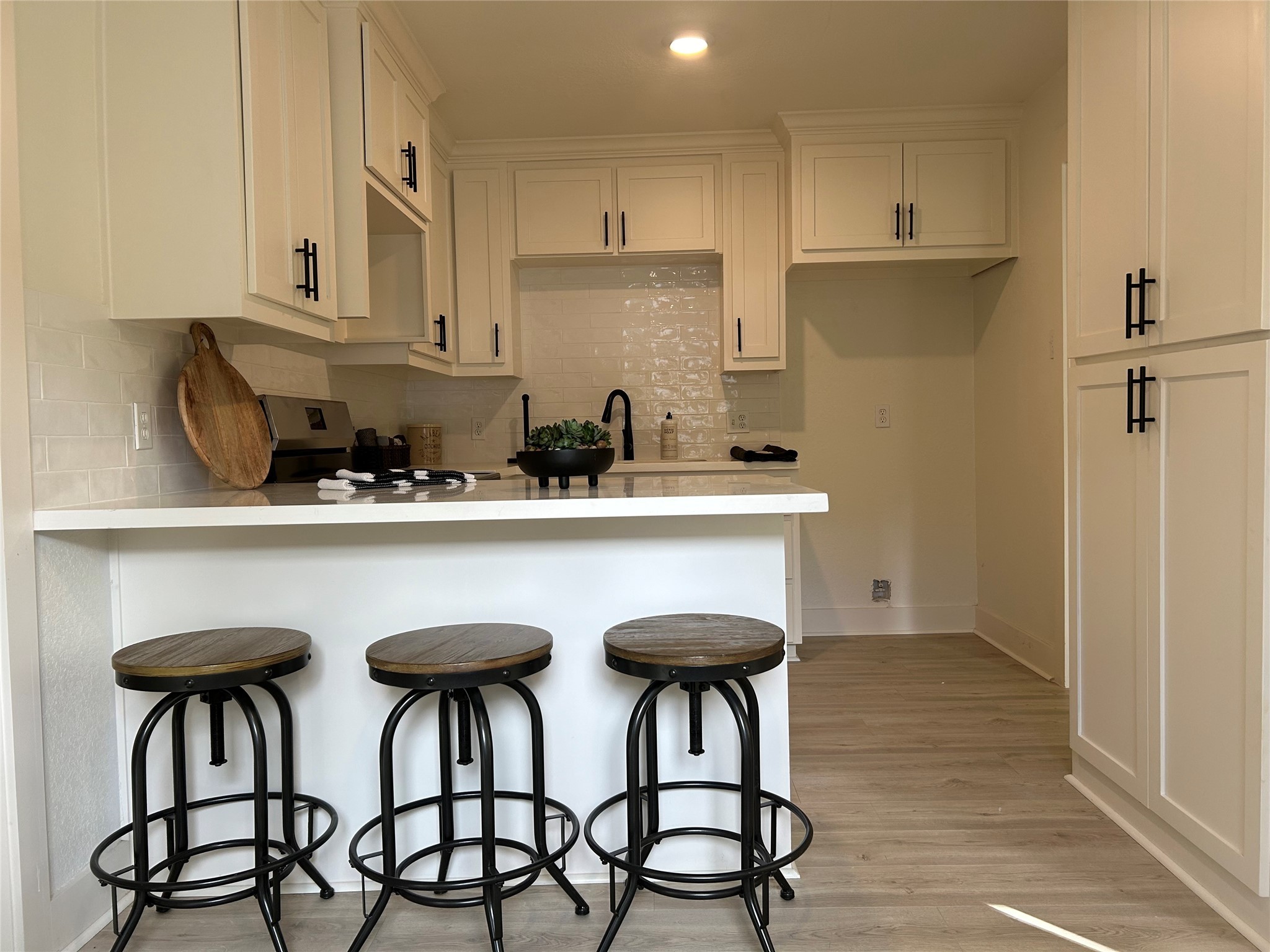 319 Wisteria Street Property Photo 8