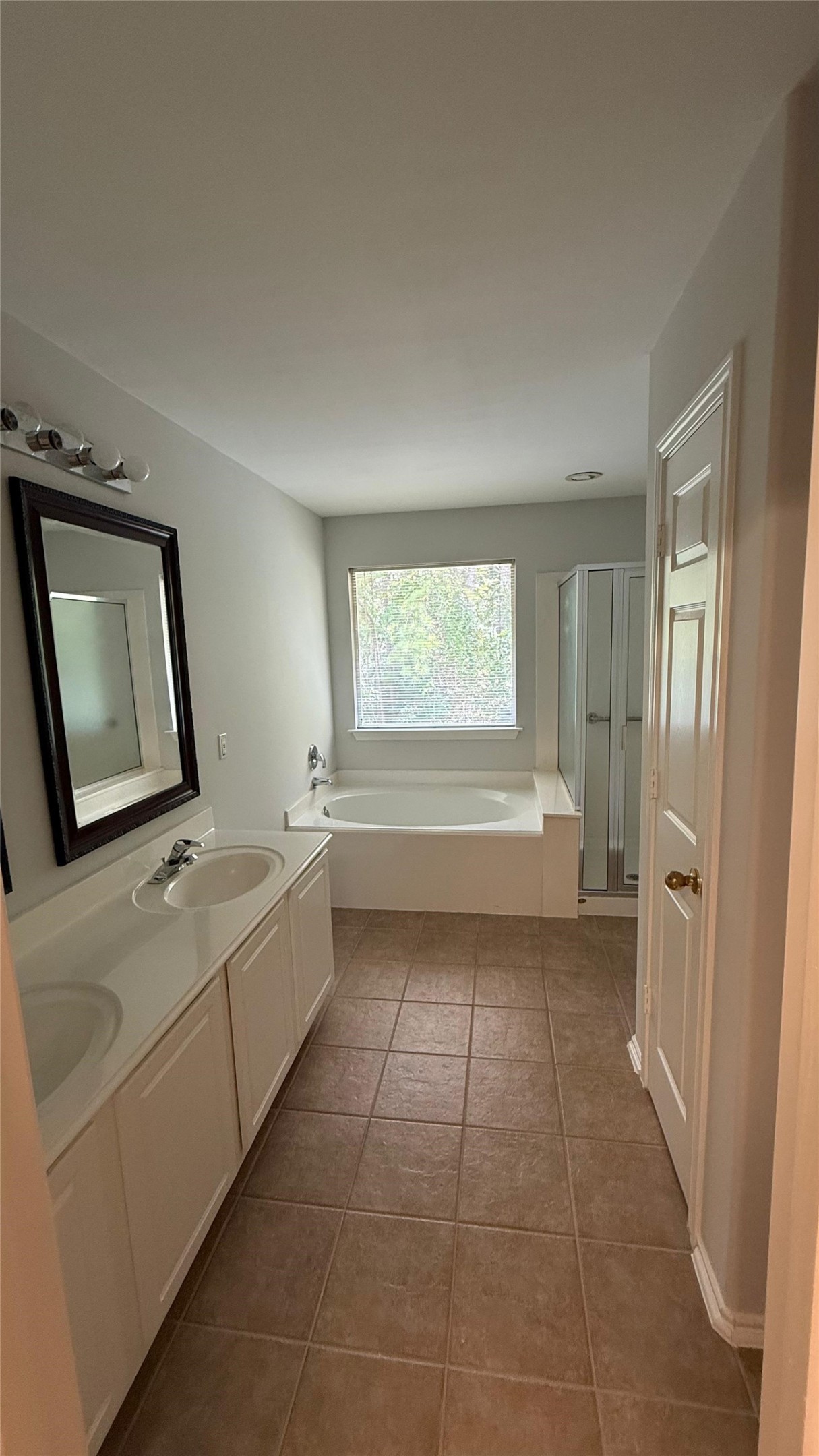 35 Ledgestone Pl Property Photo 23