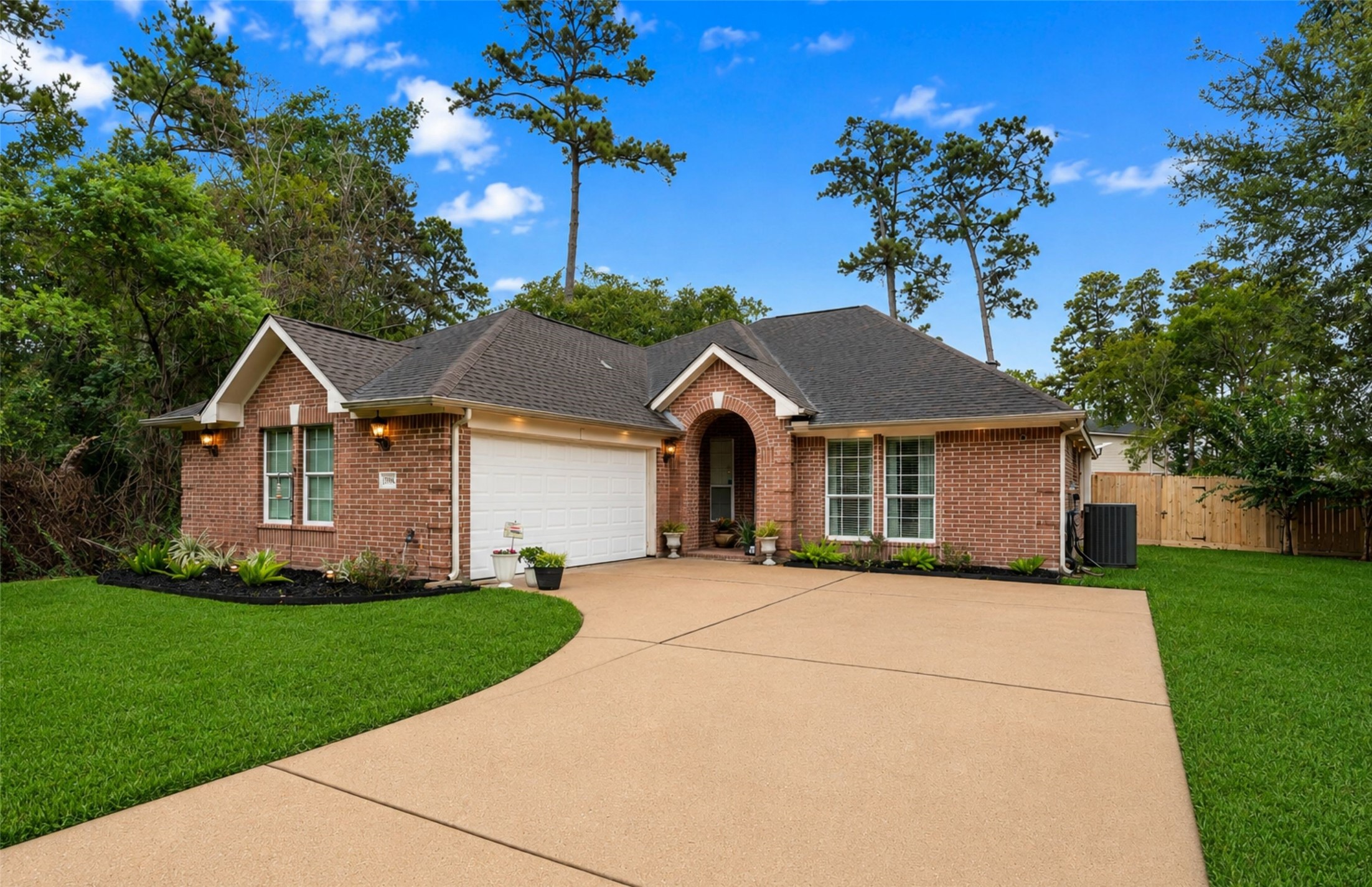 15906 Dunes Drive Property Photo 2