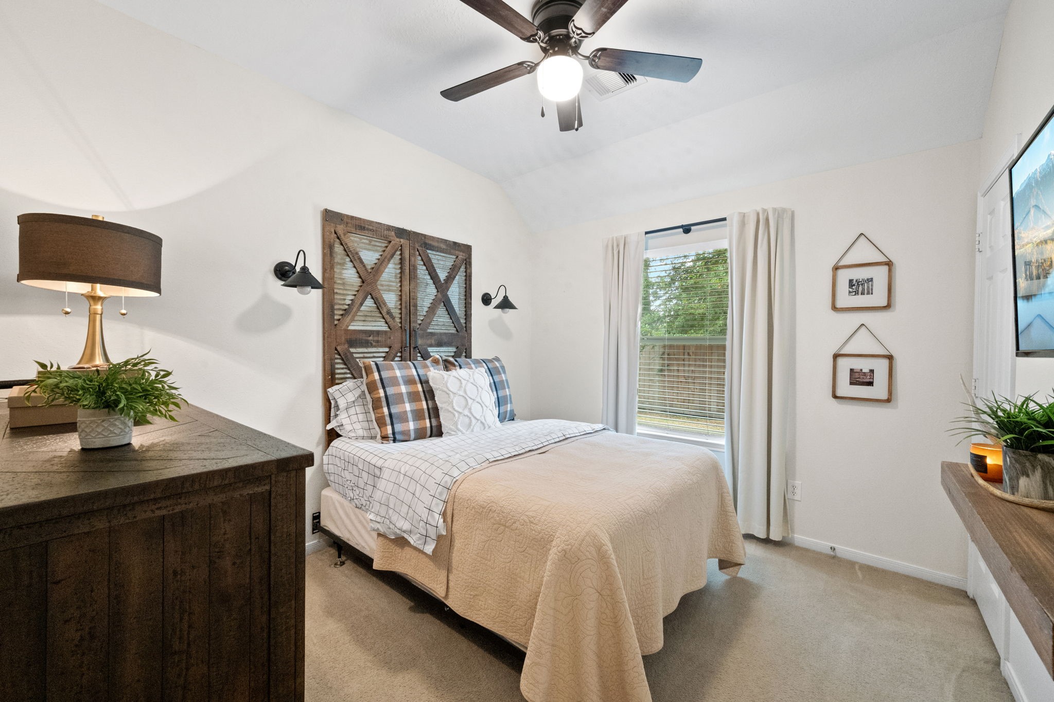 15906 Dunes Drive Property Photo 22