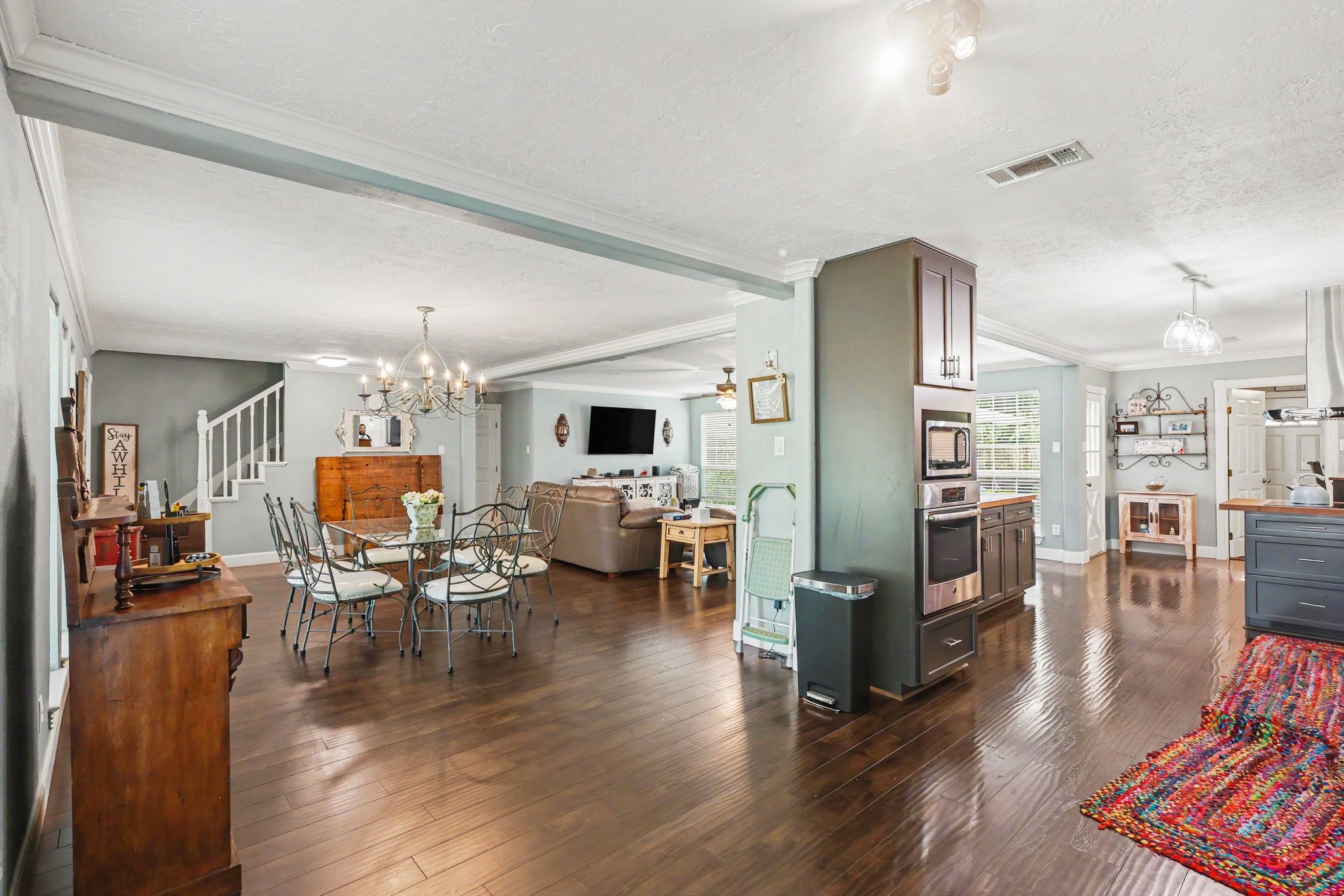 6711 Campden Drive Property Photo 7