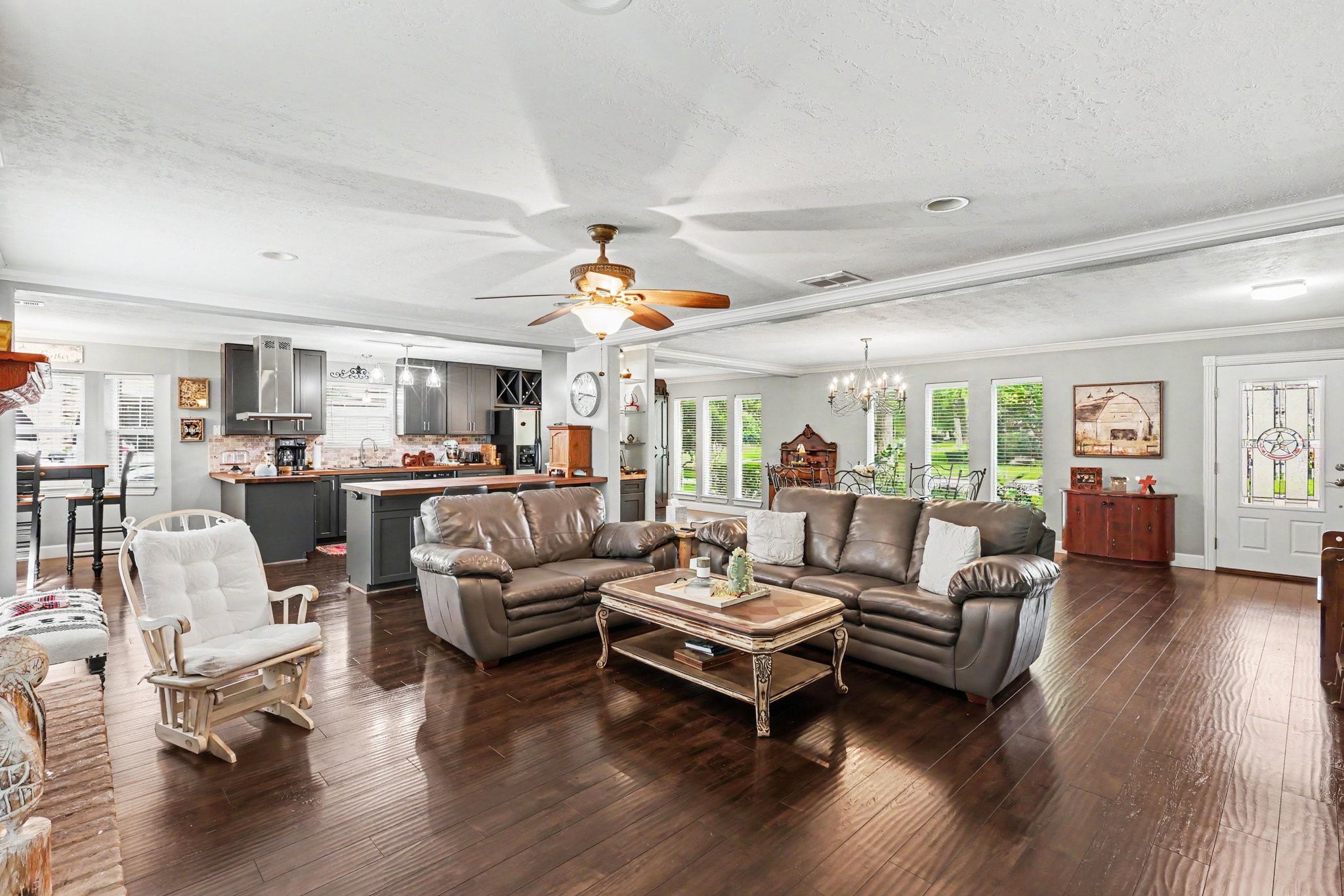 6711 Campden Drive Property Photo 8