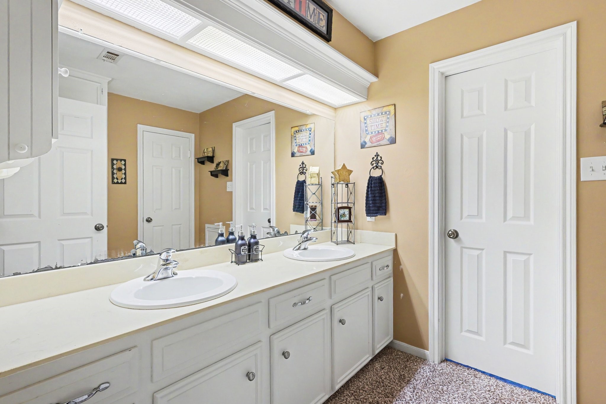 6711 Campden Drive Property Photo 19