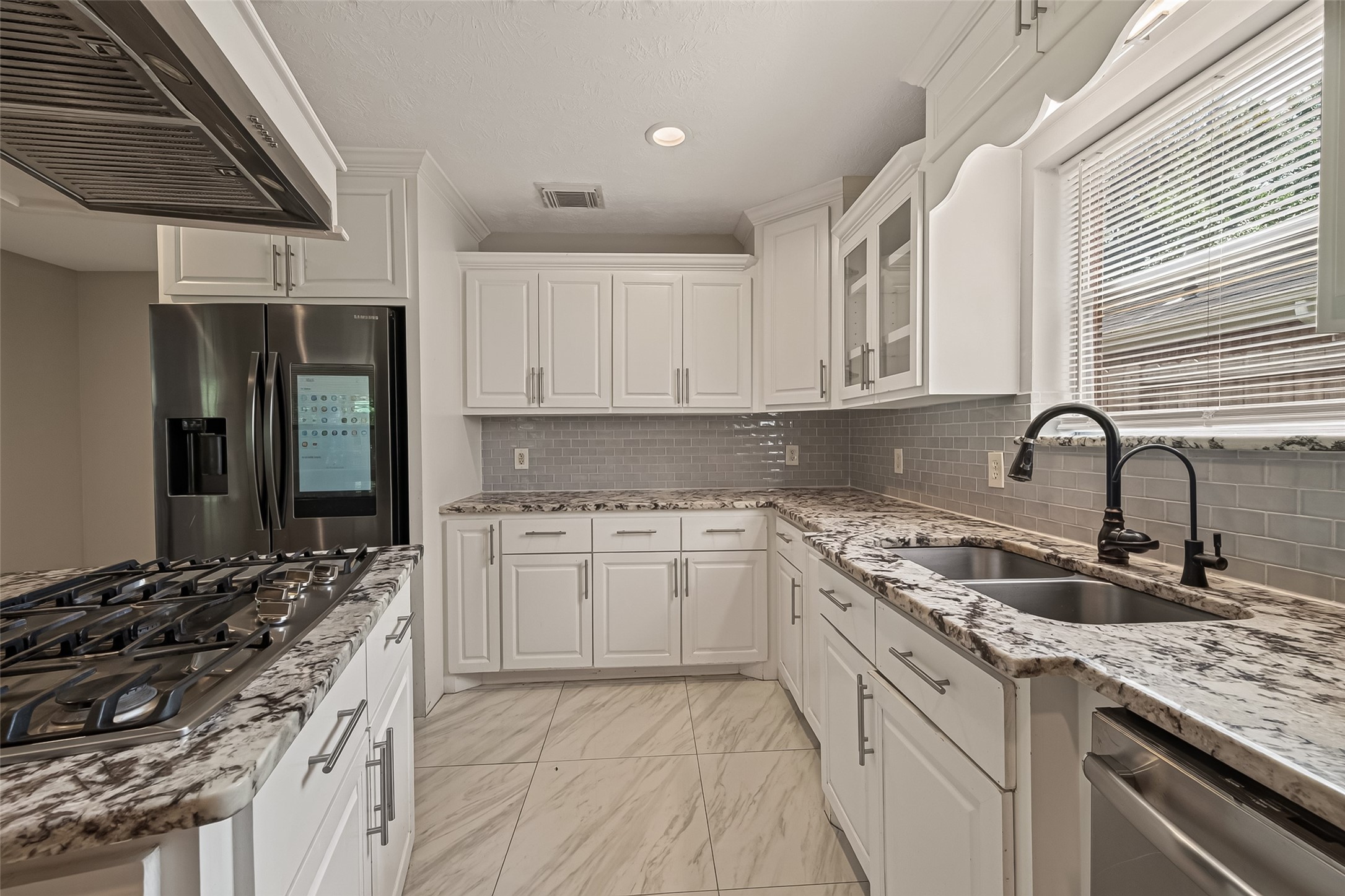 6021 Whispering Lakes Drive Property Photo 13