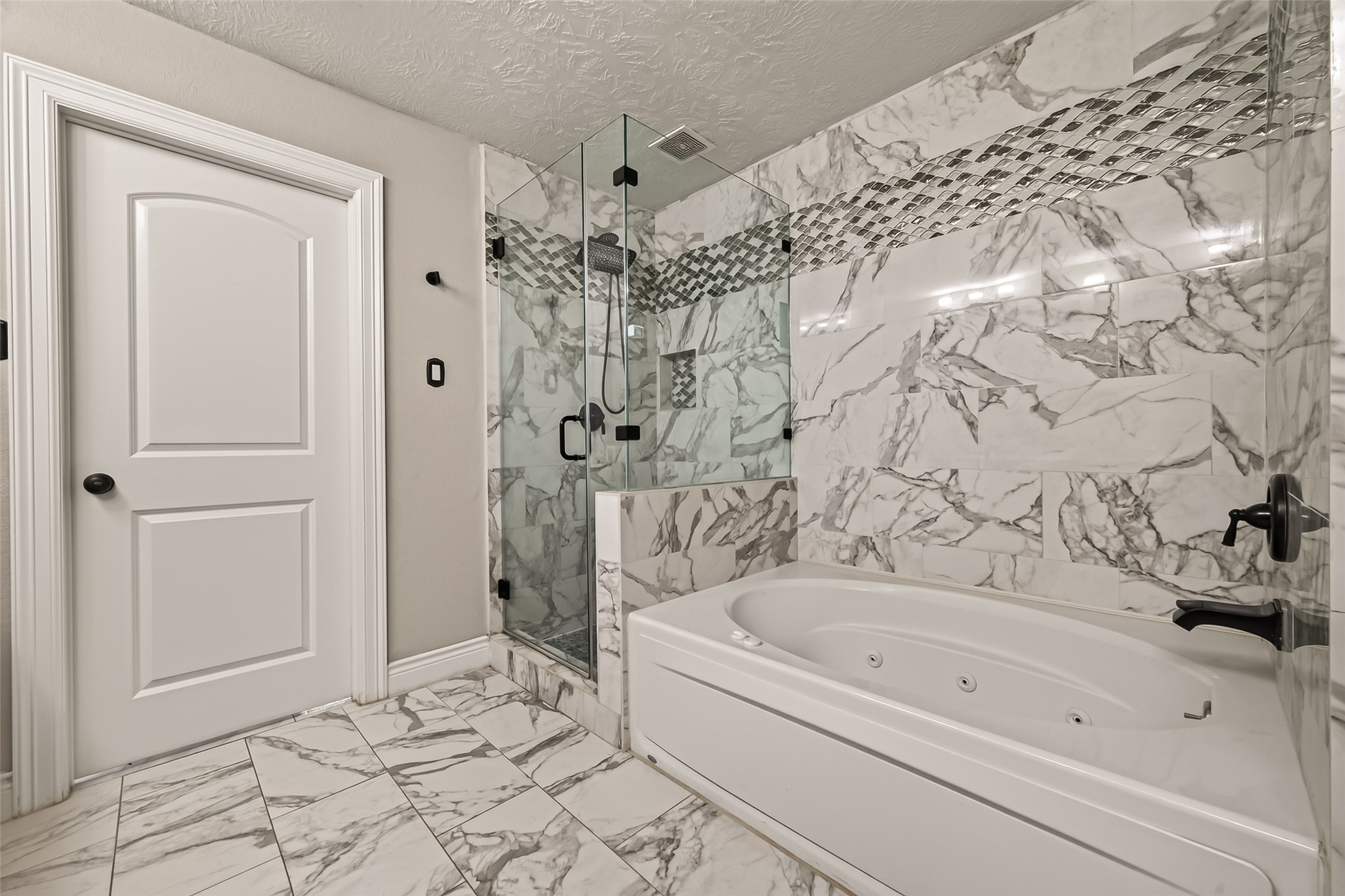 6021 Whispering Lakes Drive Property Photo 20
