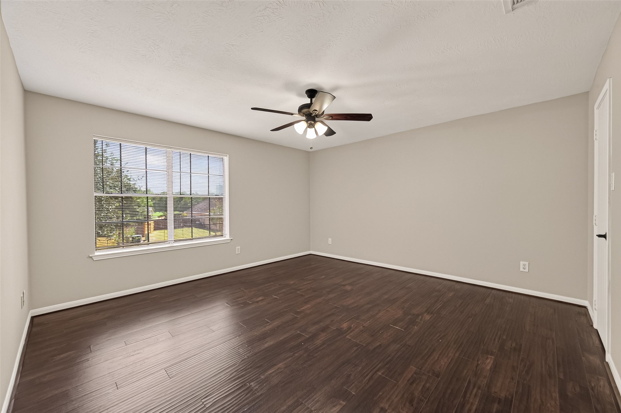 6021 Whispering Lakes Drive Property Photo 23