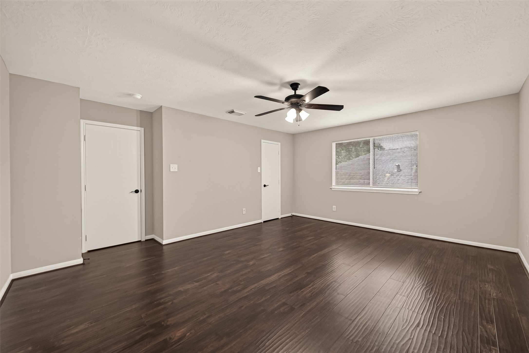 6021 Whispering Lakes Drive Property Photo 28