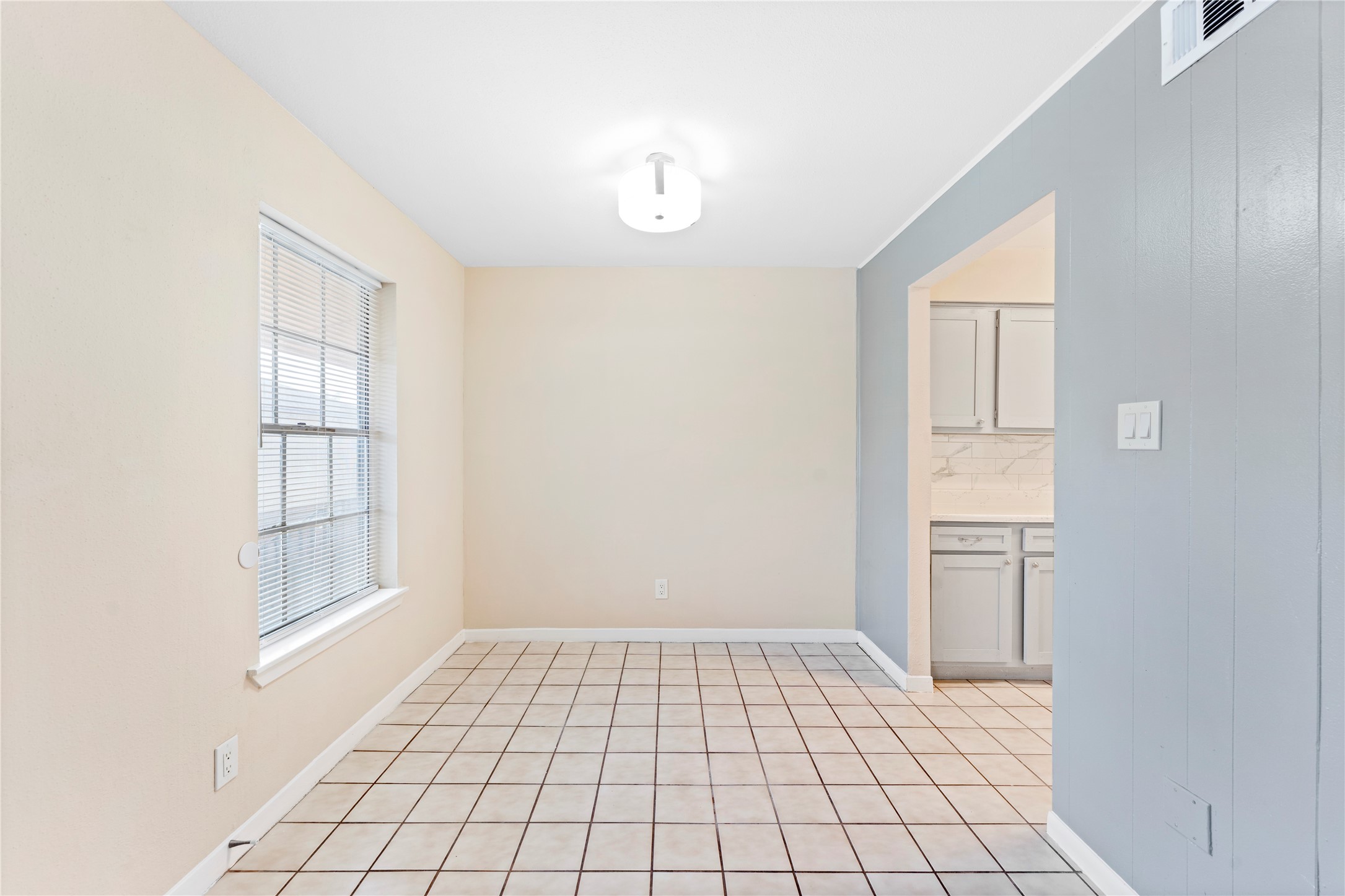 3316 Burke Road 43 Property Photo 6
