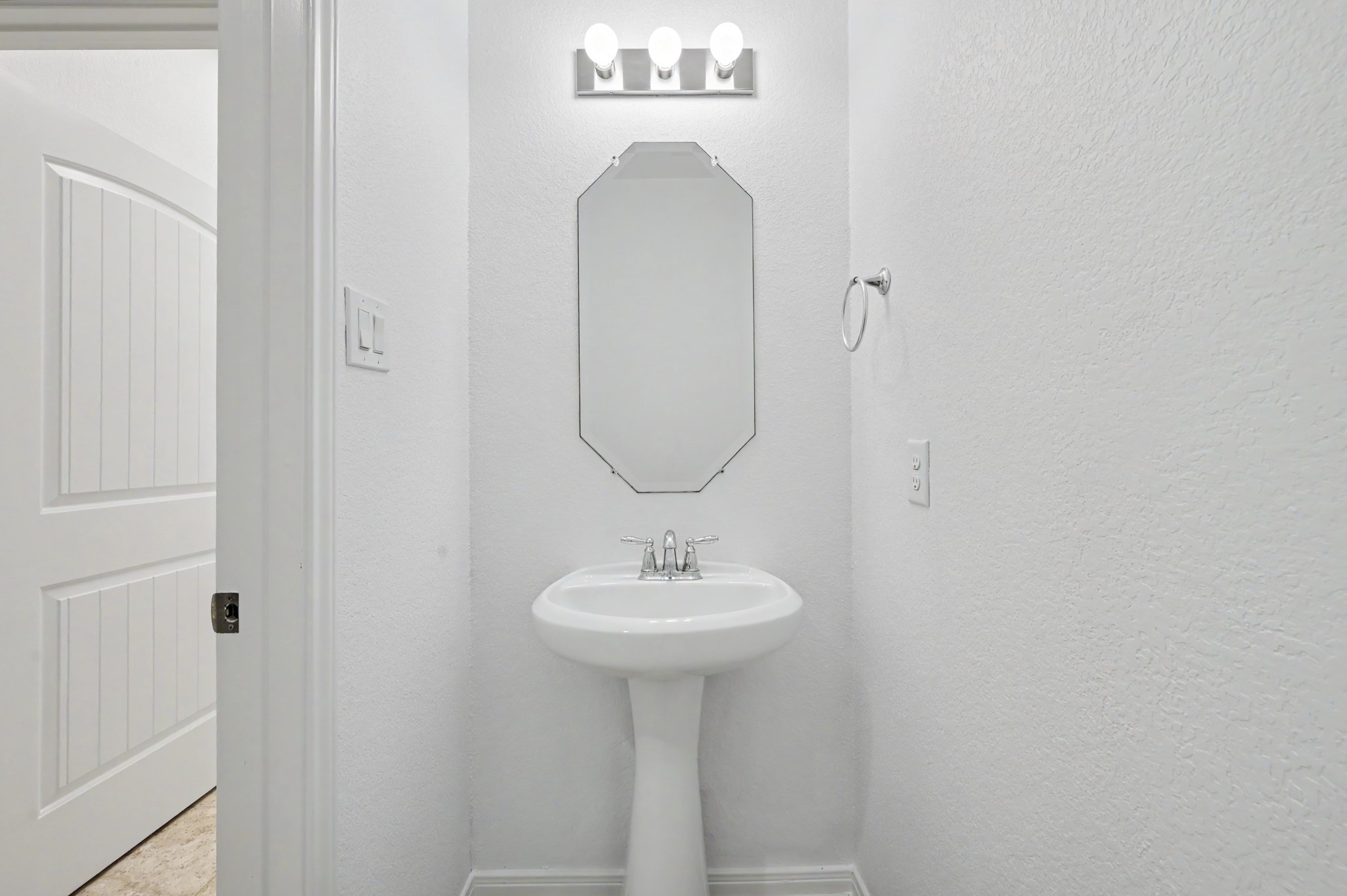 22410 Ebbets Field Drive Property Photo 25