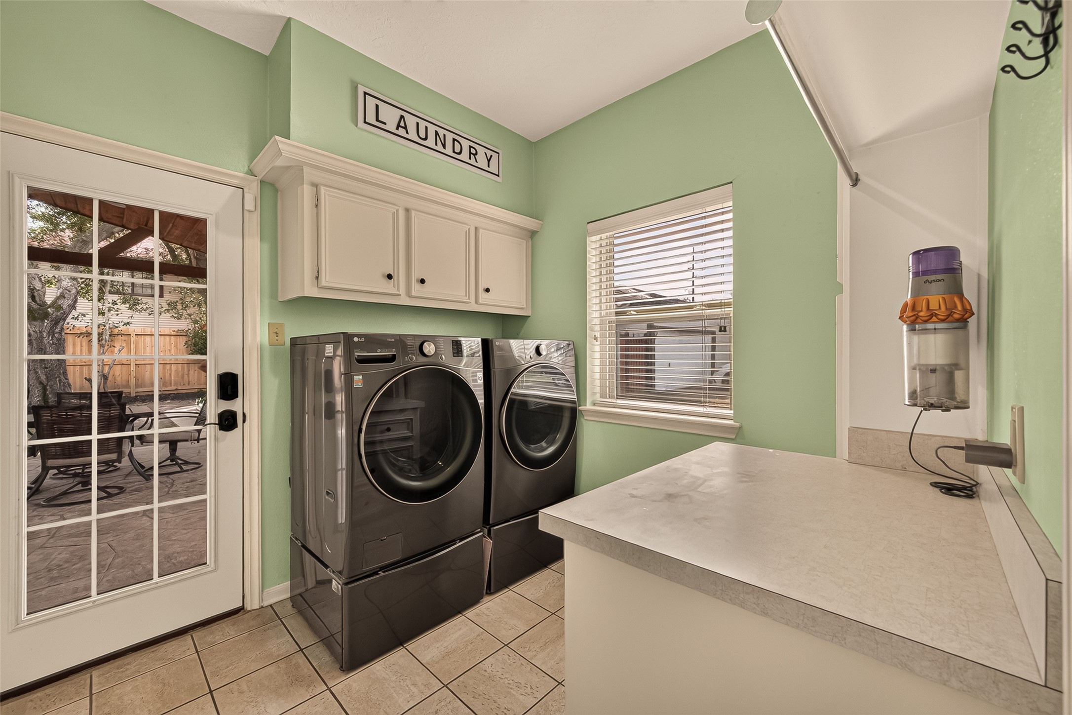 18331 Longcliffe Drive Property Photo 23