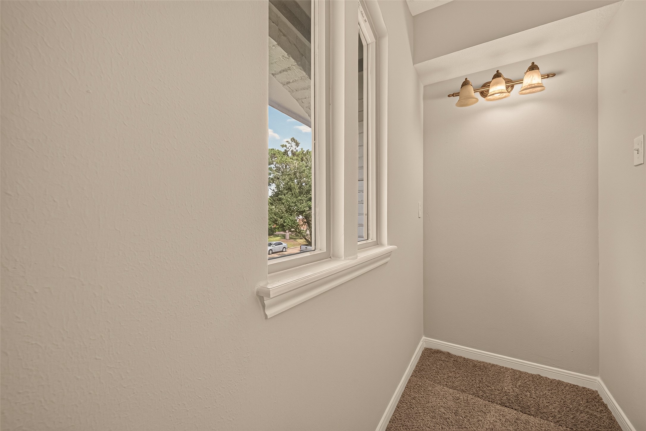 18331 Longcliffe Drive Property Photo 27