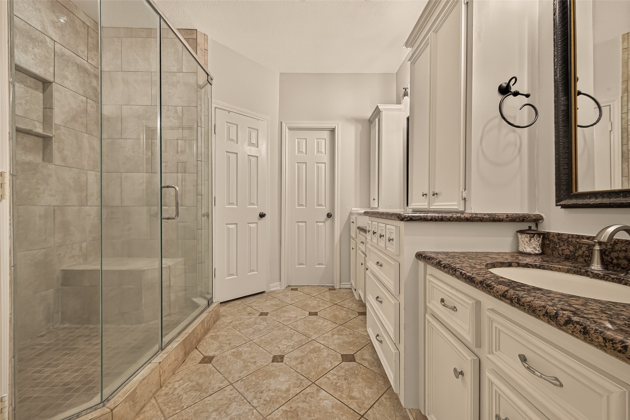 18331 Longcliffe Drive Property Photo 39