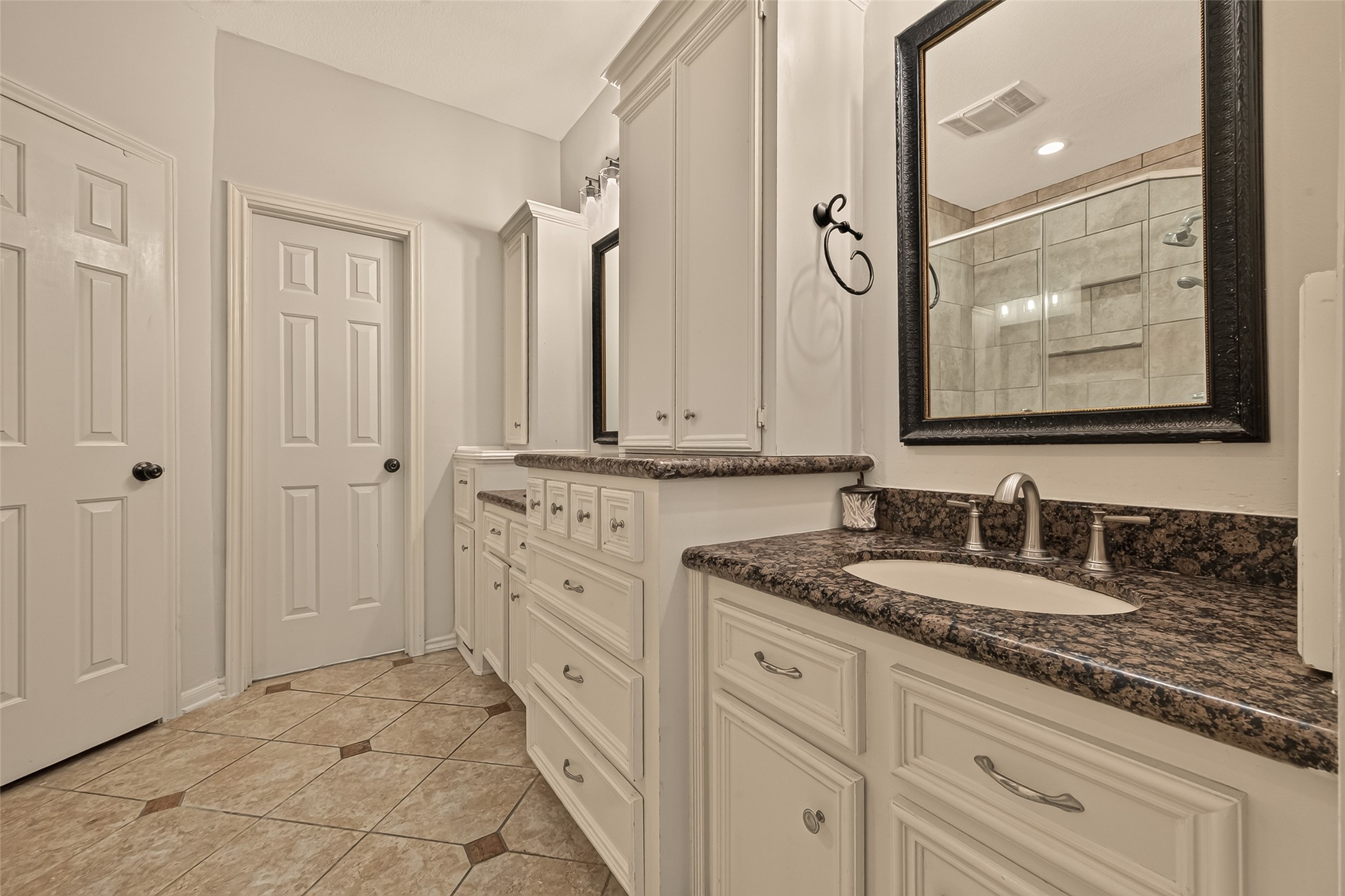 18331 Longcliffe Drive Property Photo 40