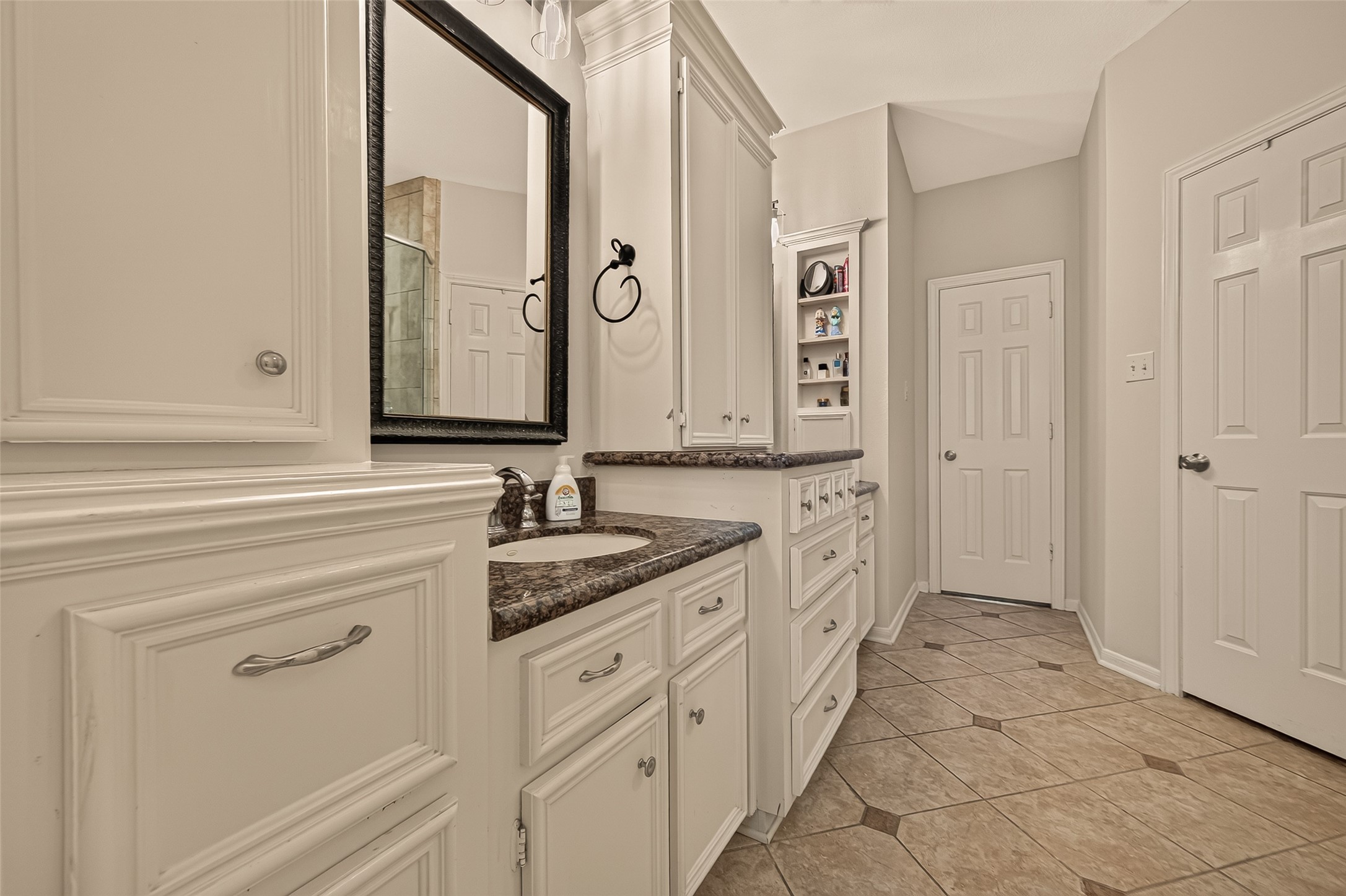 18331 Longcliffe Drive Property Photo 43
