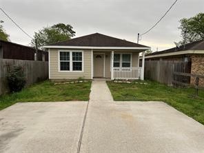 4725 10th Street Property Photo 1