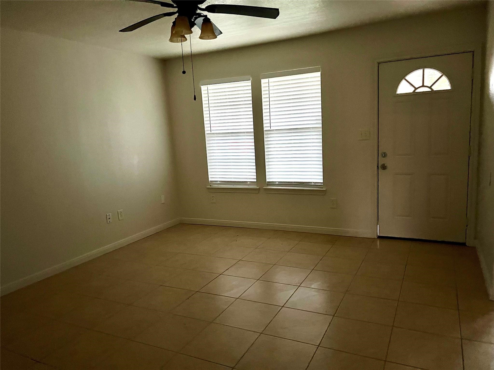 4725 10th Street Property Photo 2