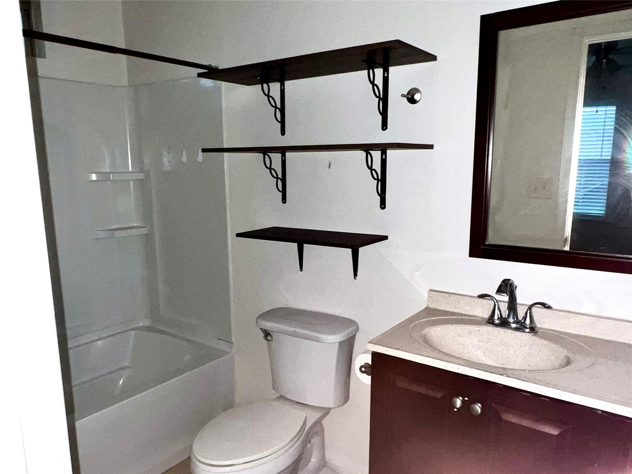 4725 10th Street Property Photo 3