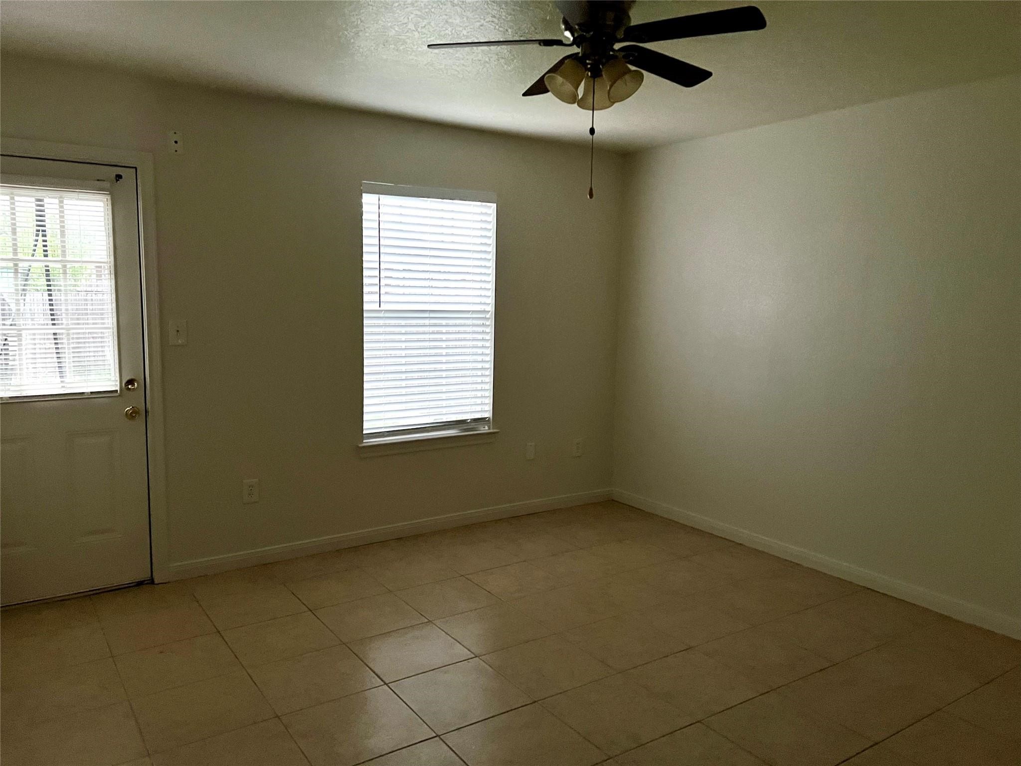 4725 10th Street Property Photo 6