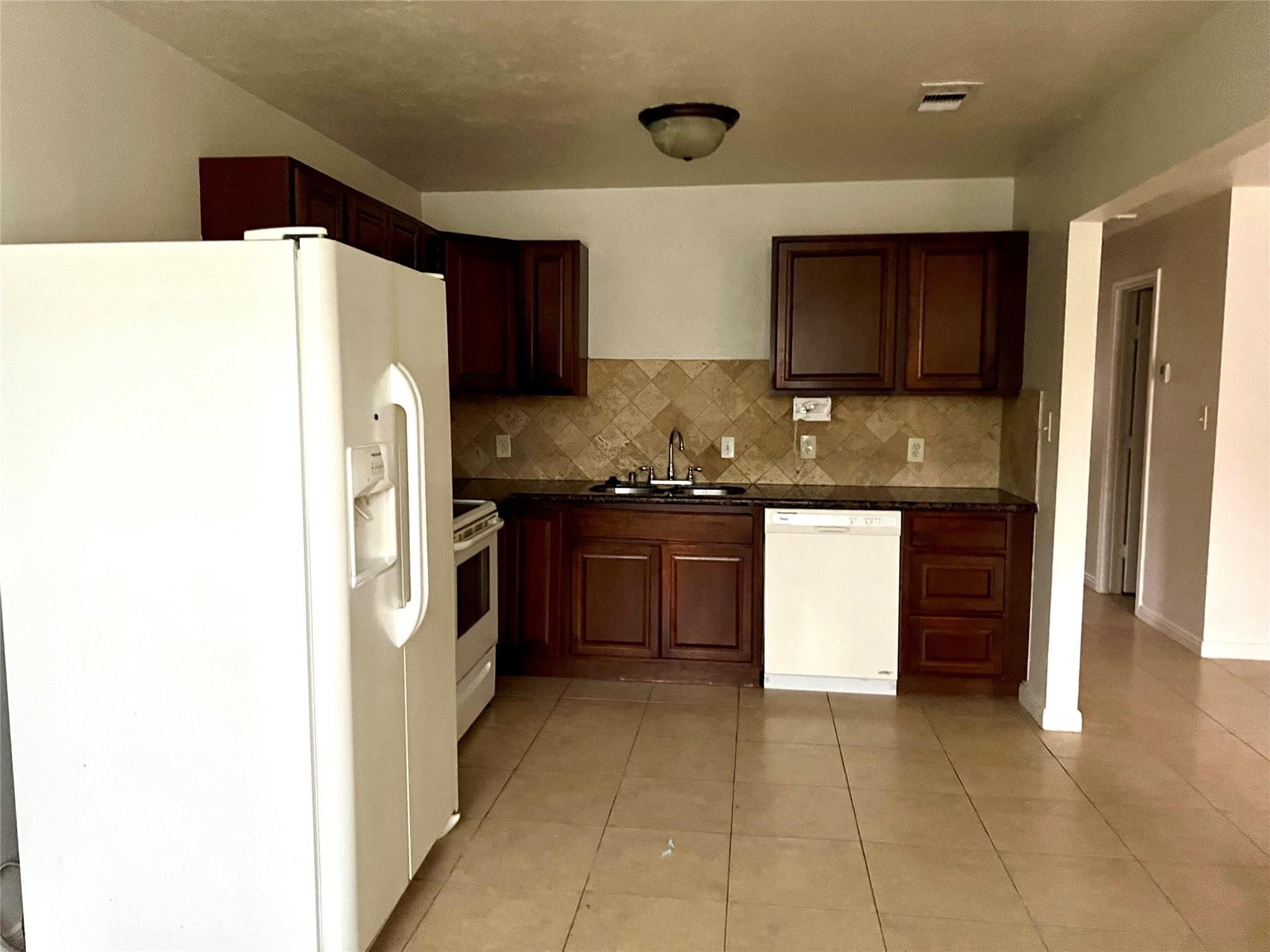 4725 10th Street Property Photo 9
