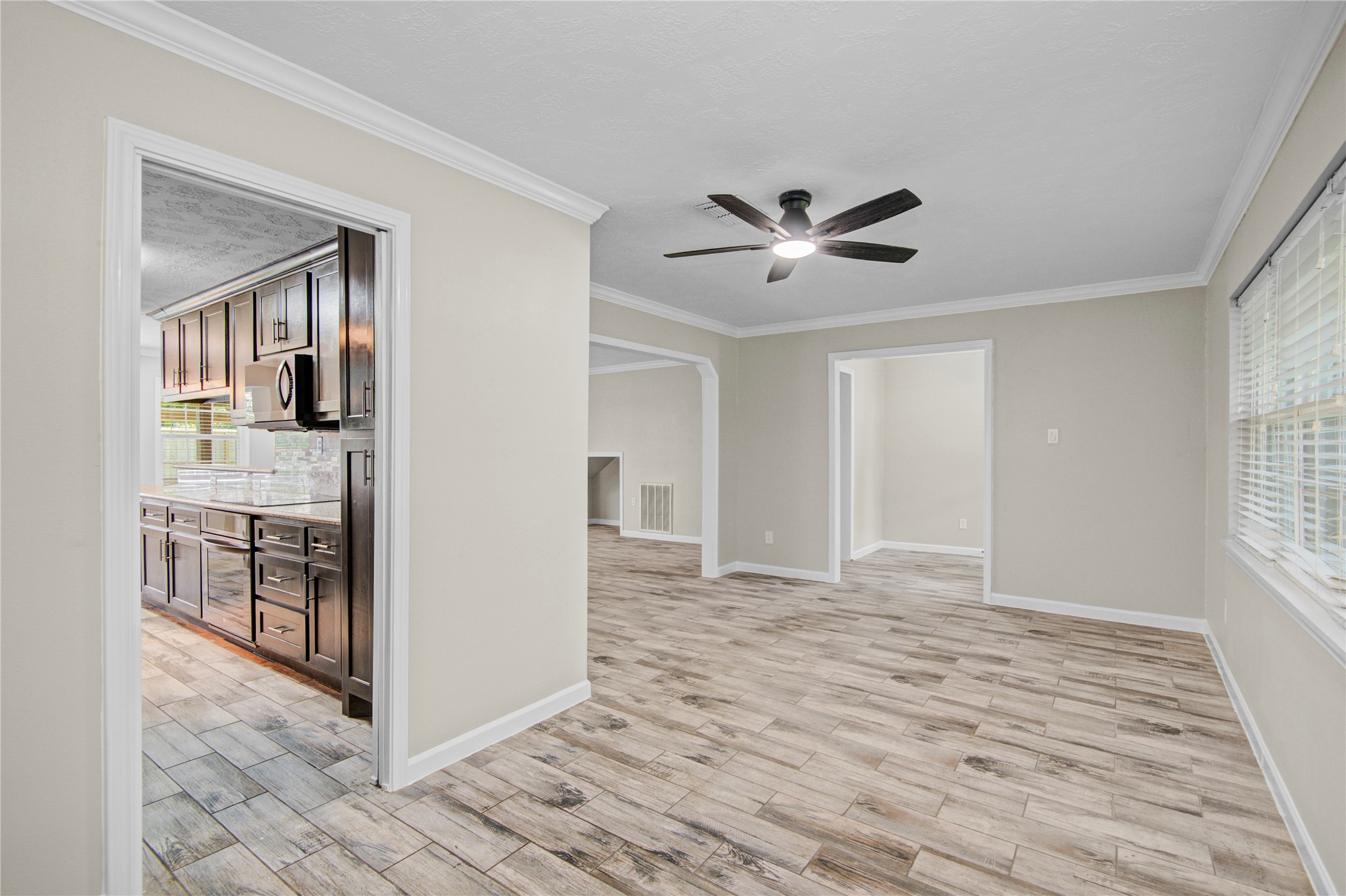 15702 Wandering Trail Property Photo 9