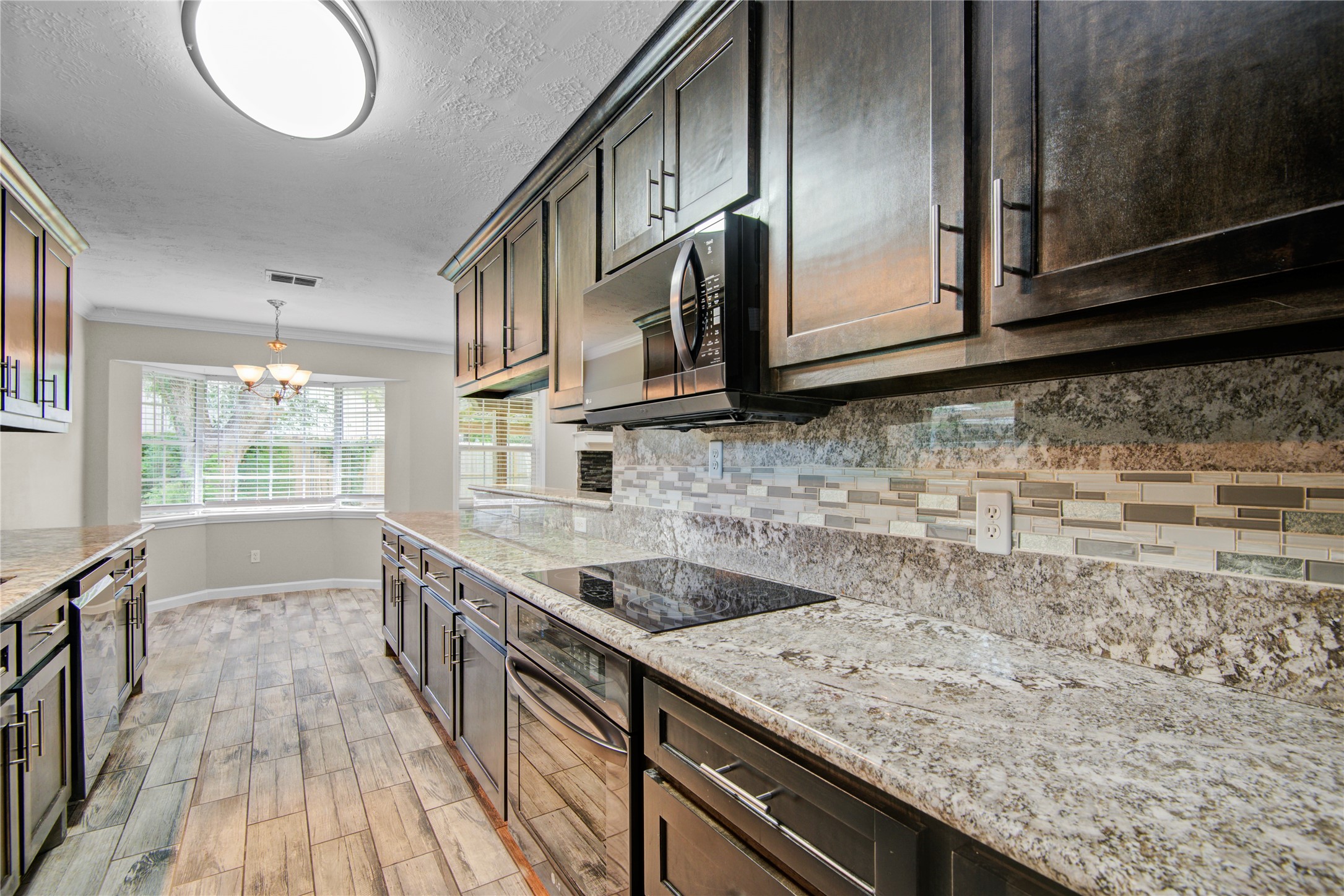 15702 Wandering Trail Property Photo 10
