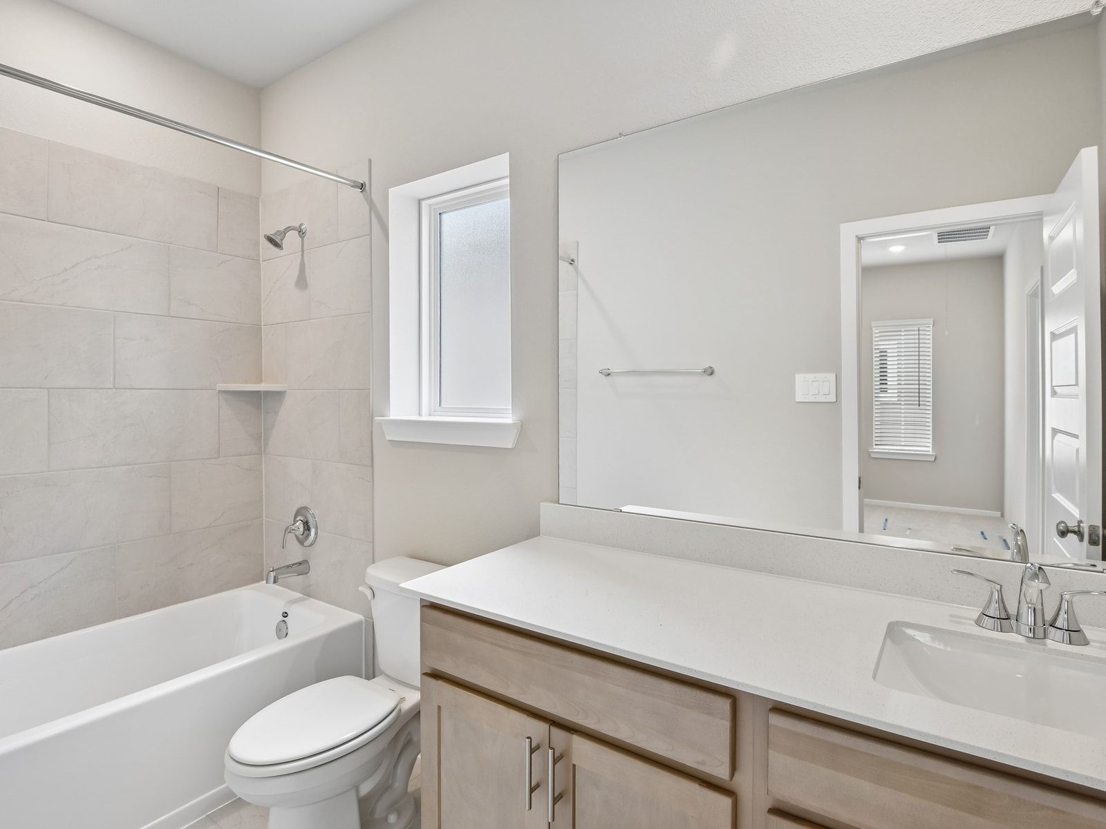 1015 Cedar Place Lane Property Photo 4