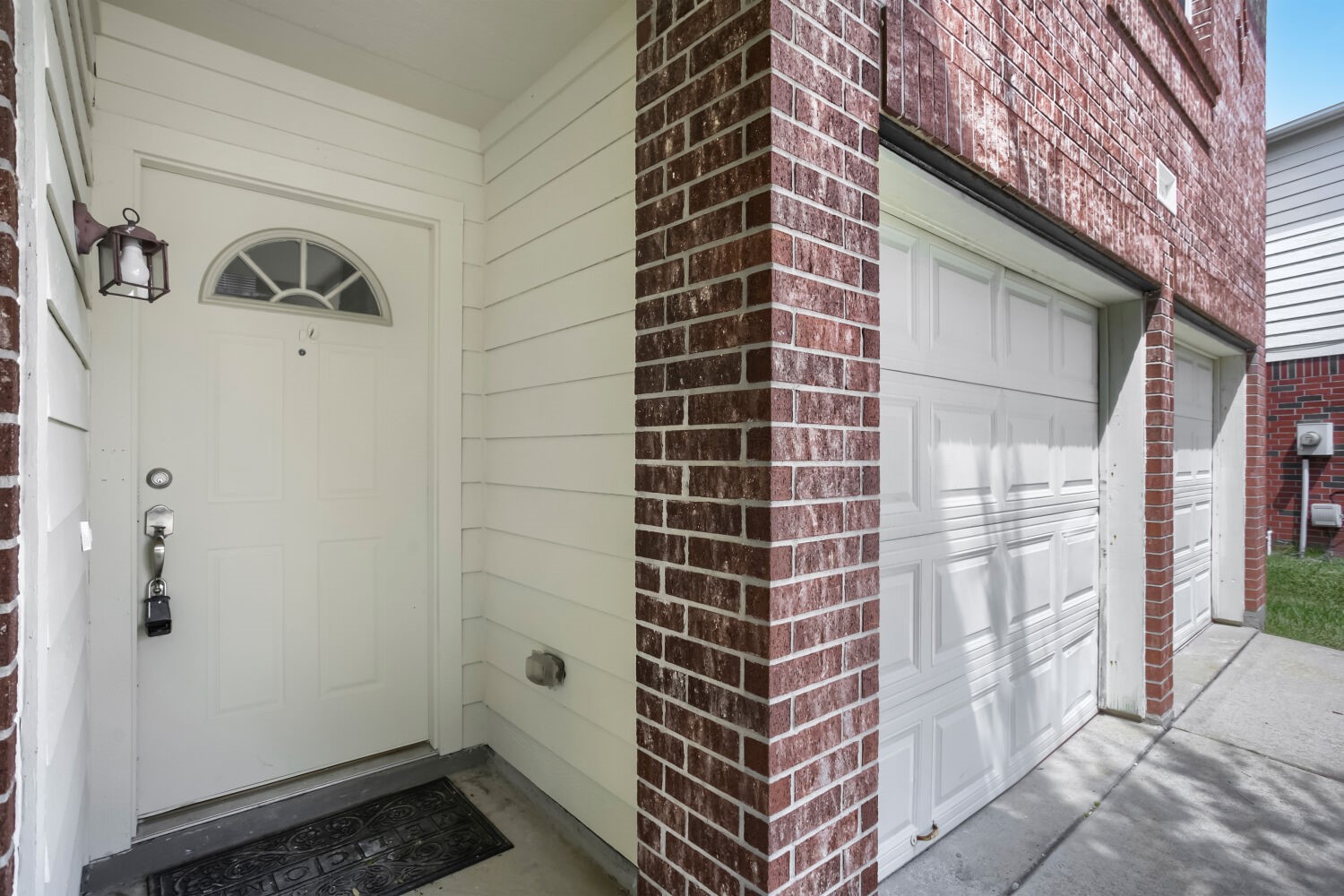 10506 Sugar Trace Drive Property Photo 3