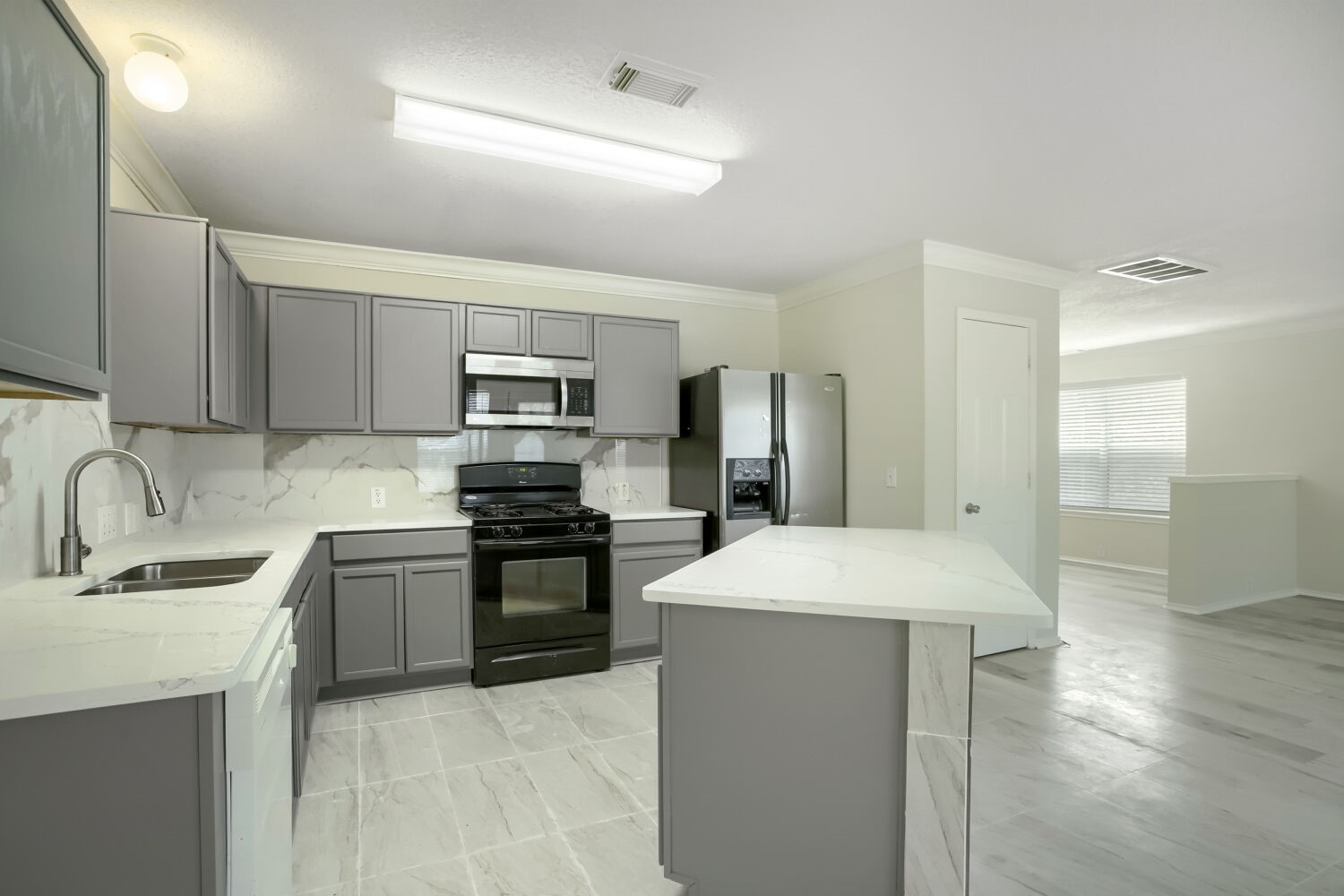 10506 Sugar Trace Drive Property Photo 13