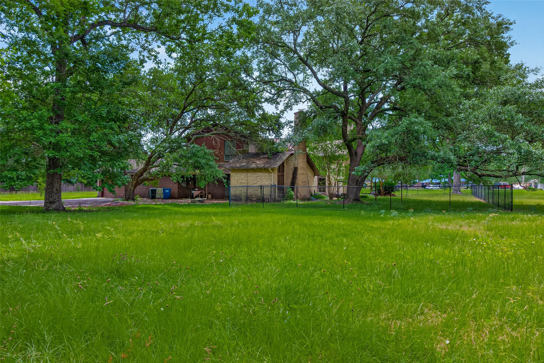 219 Cardinal Drive Property Photo 2