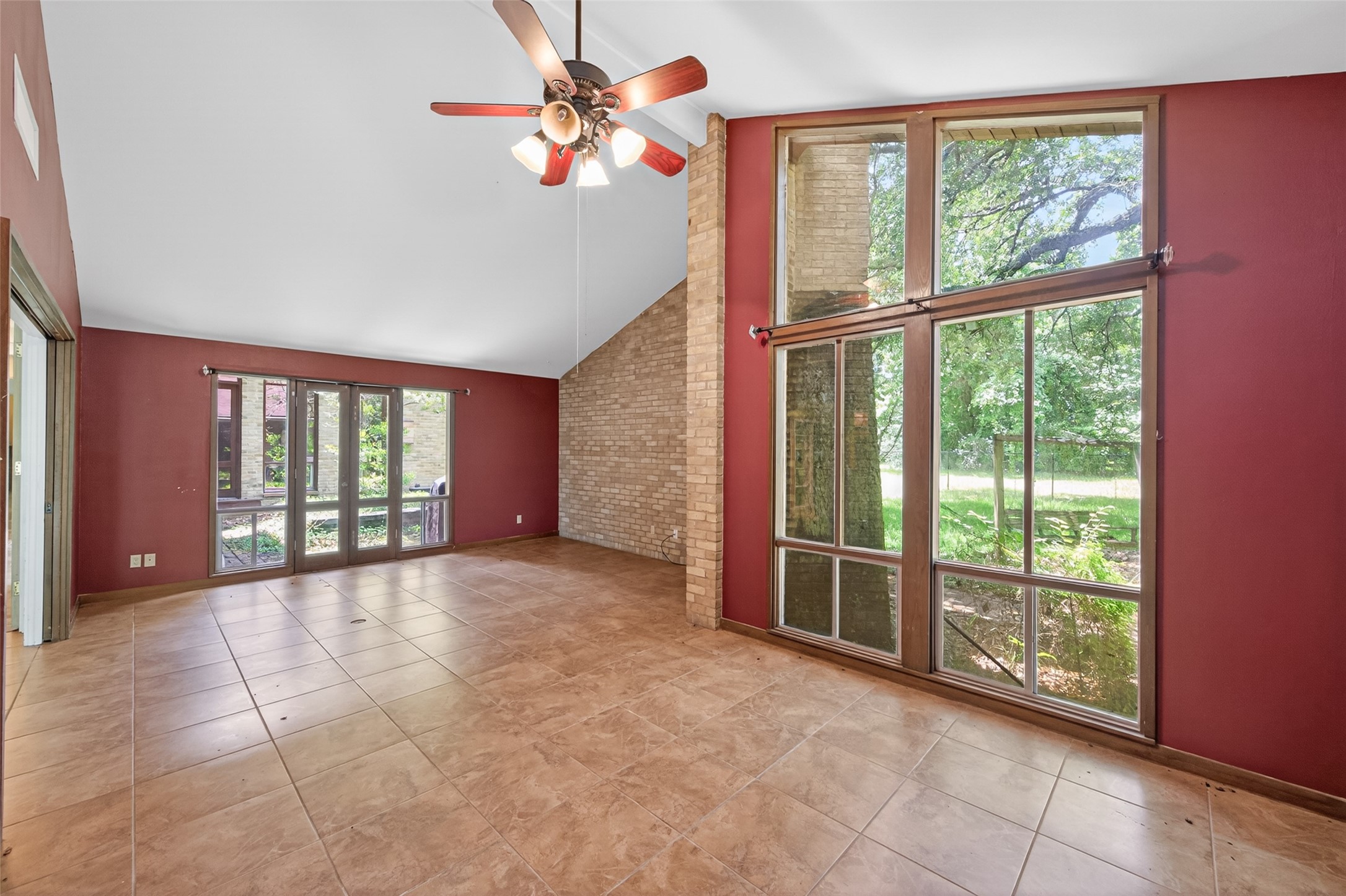 219 Cardinal Drive Property Photo 10