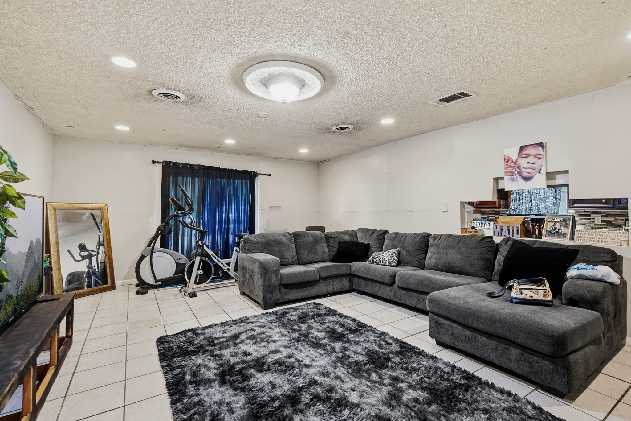 14054 Ambrose Street Property Photo 4