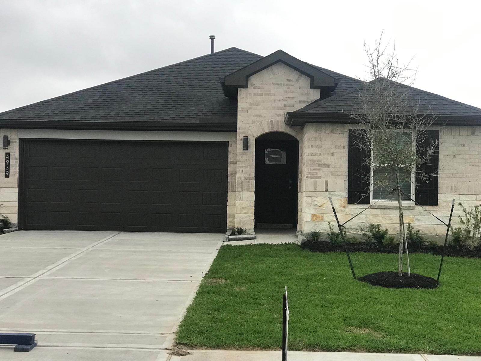 4939 Oakwood Drive Property Photo 1